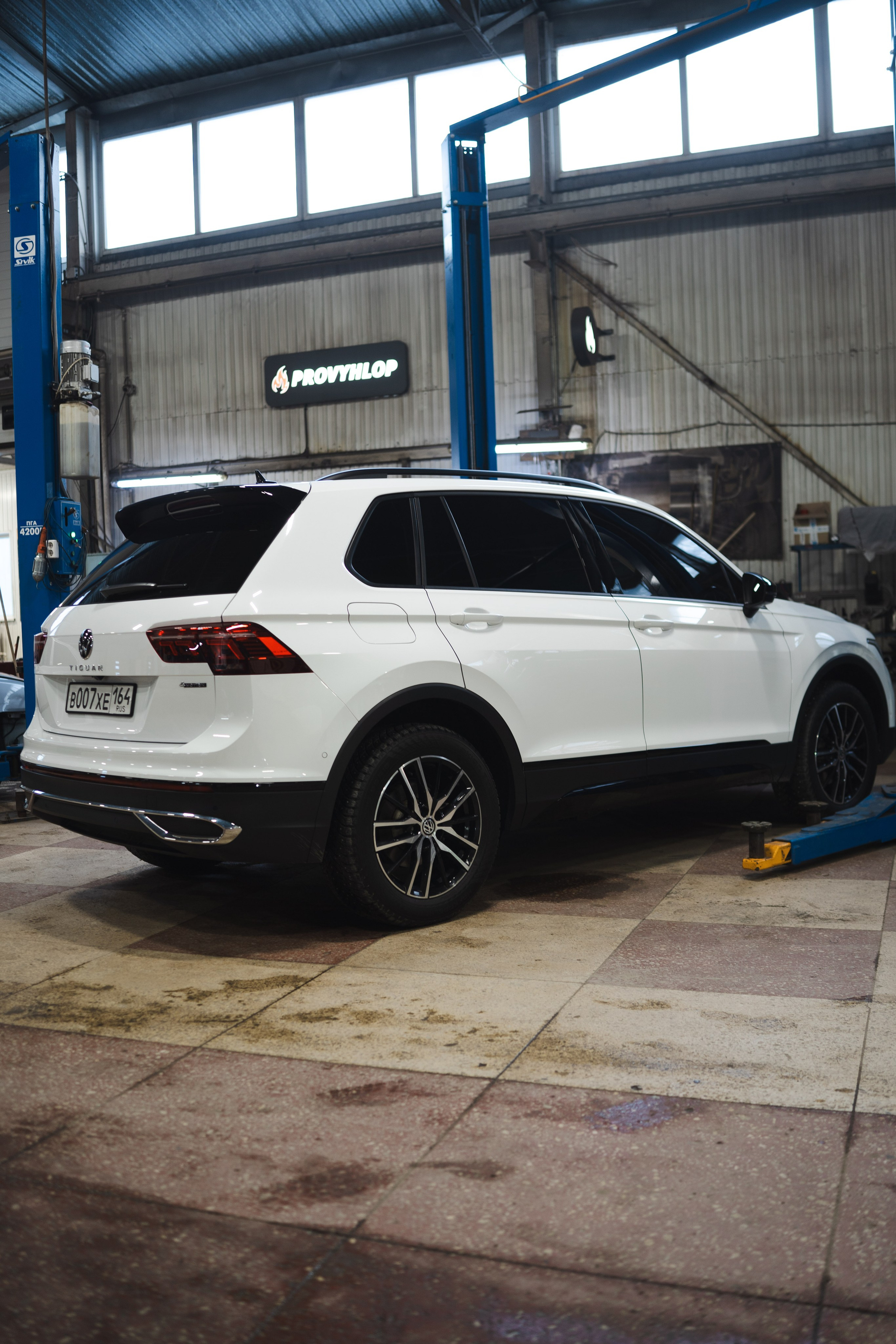 Volkswagen Tiguan выхлоп. Провыхлоп — Тюнинг и ремонт выхлопных систем в Саратове