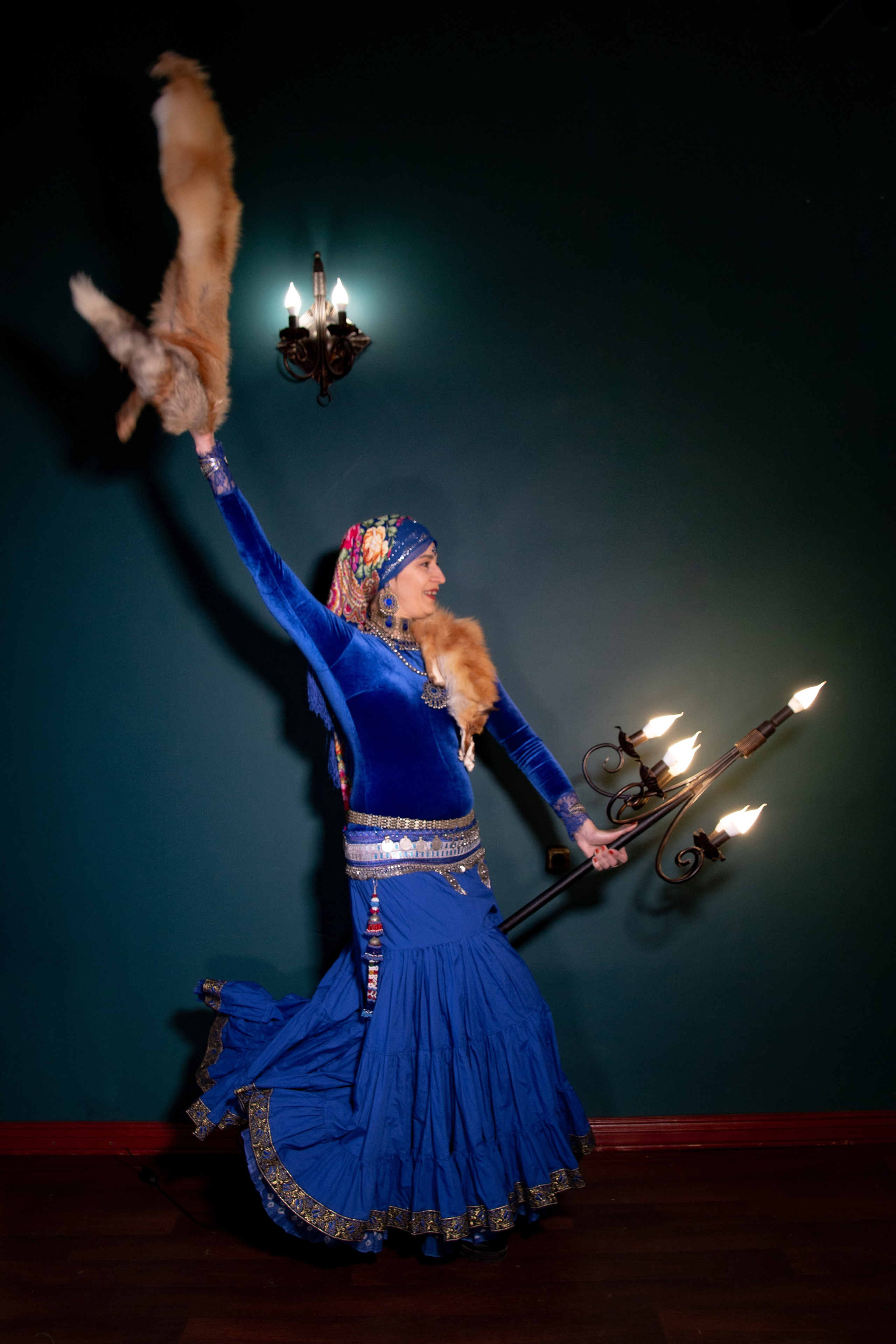 Танец в музее. Музей искусств.