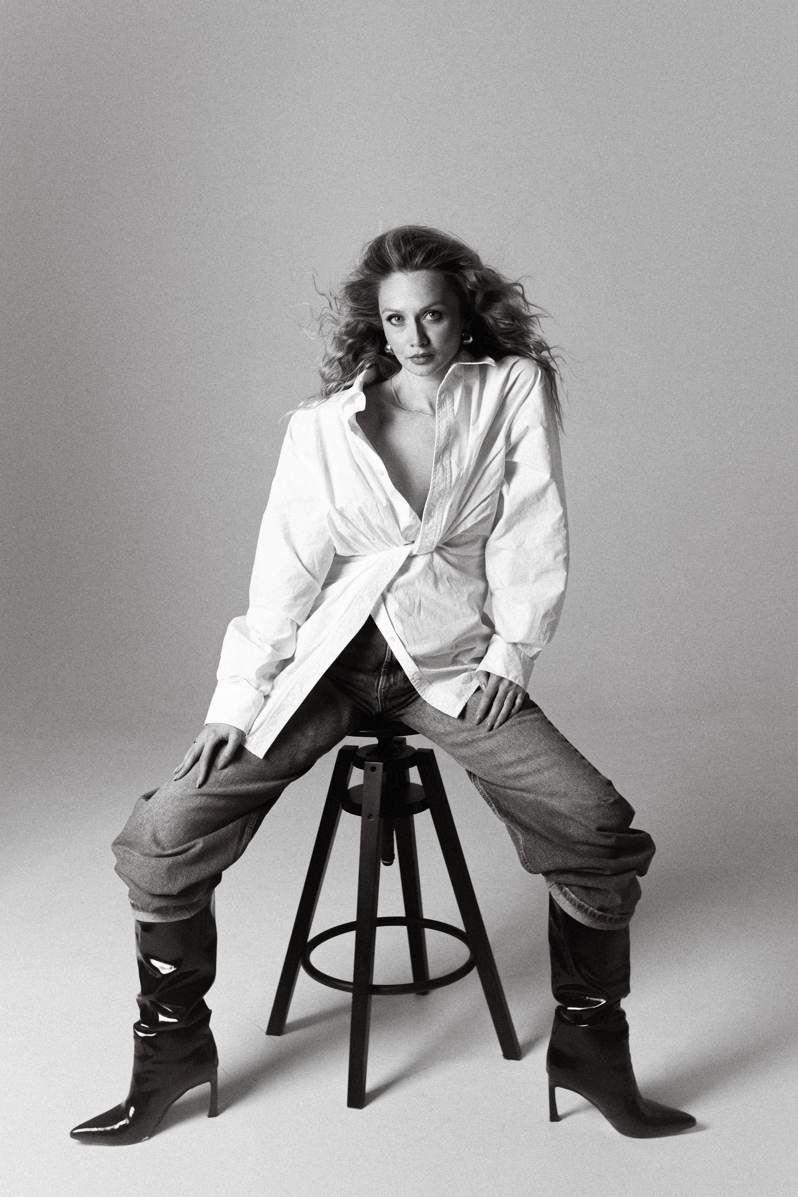 INDIVIDUAL. RONYNIKA PHOTOGRAPHER