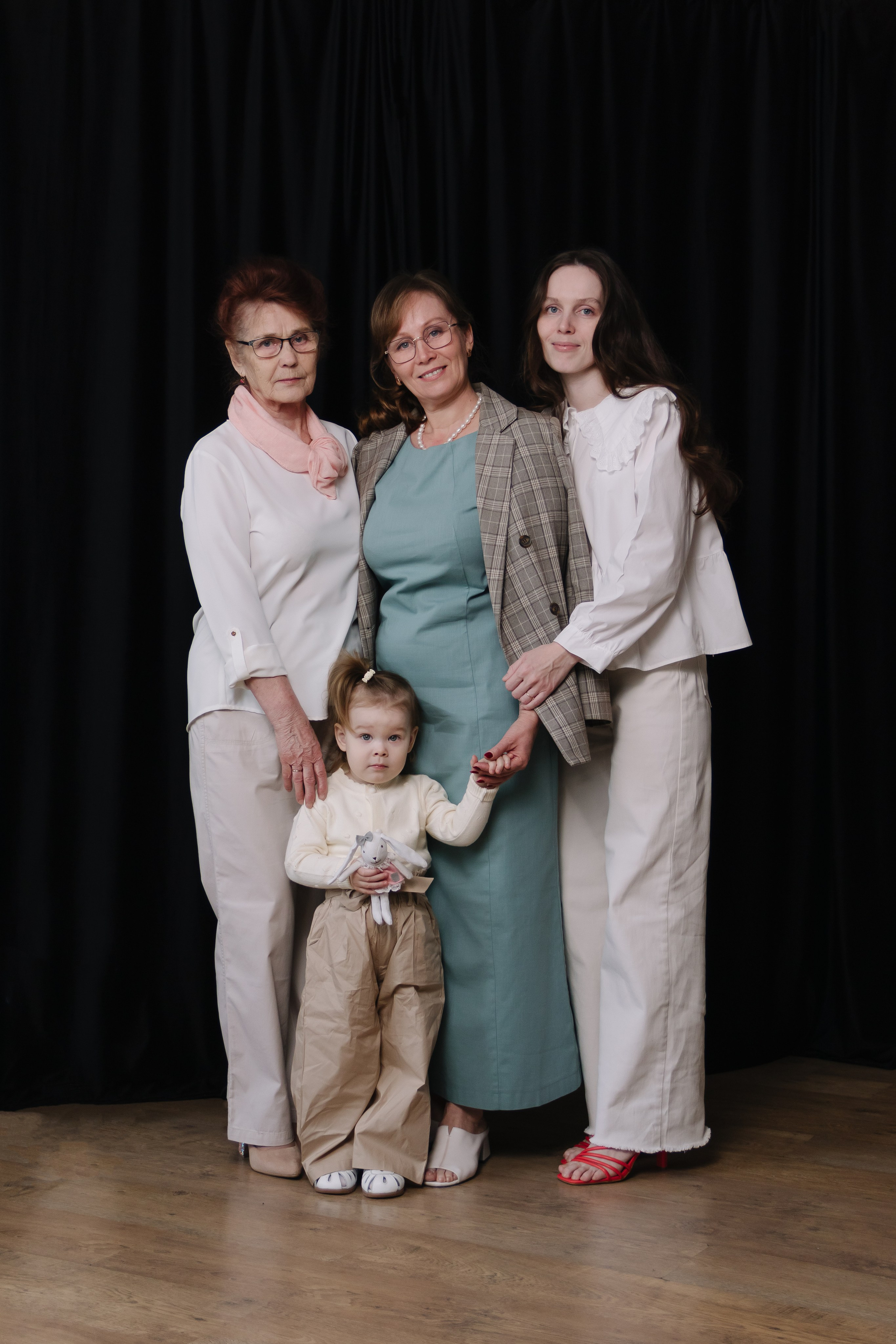 Галина, Ольга, Ирина и Алиса