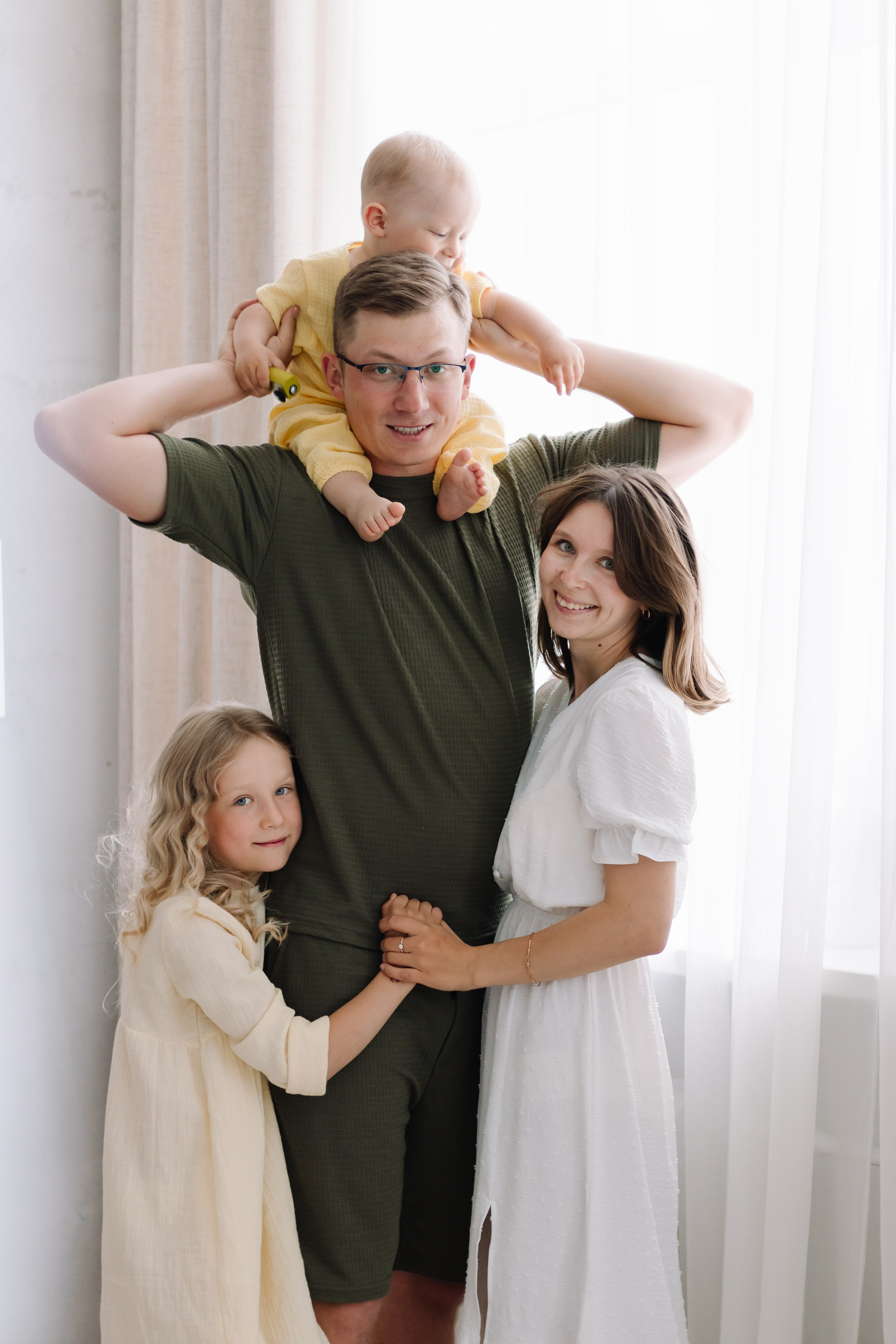 Юля, Илья, Маша и Миша