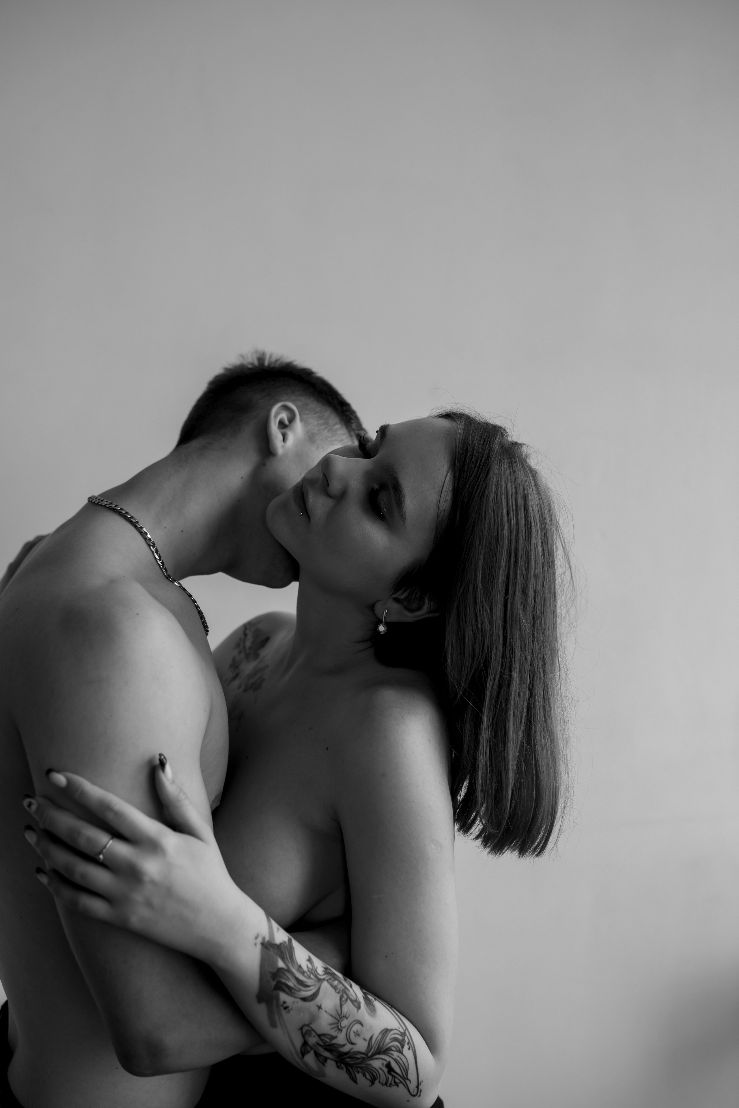 НА ДВОИХ С ТОБОЙ ОДНО ЛИШЬ ДЫХАНИЕ