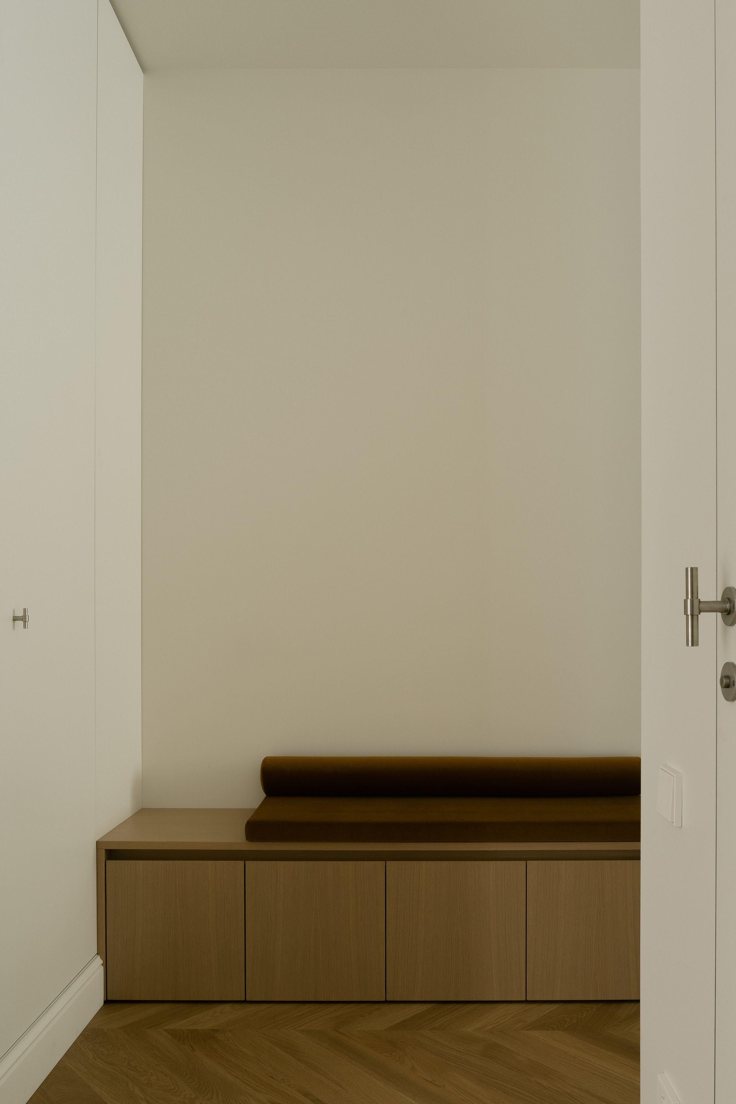 Минималистичная квартира на Васильевском 09.25. Интерьерный фотограф в Санкт-Петербурге Диана Аносова