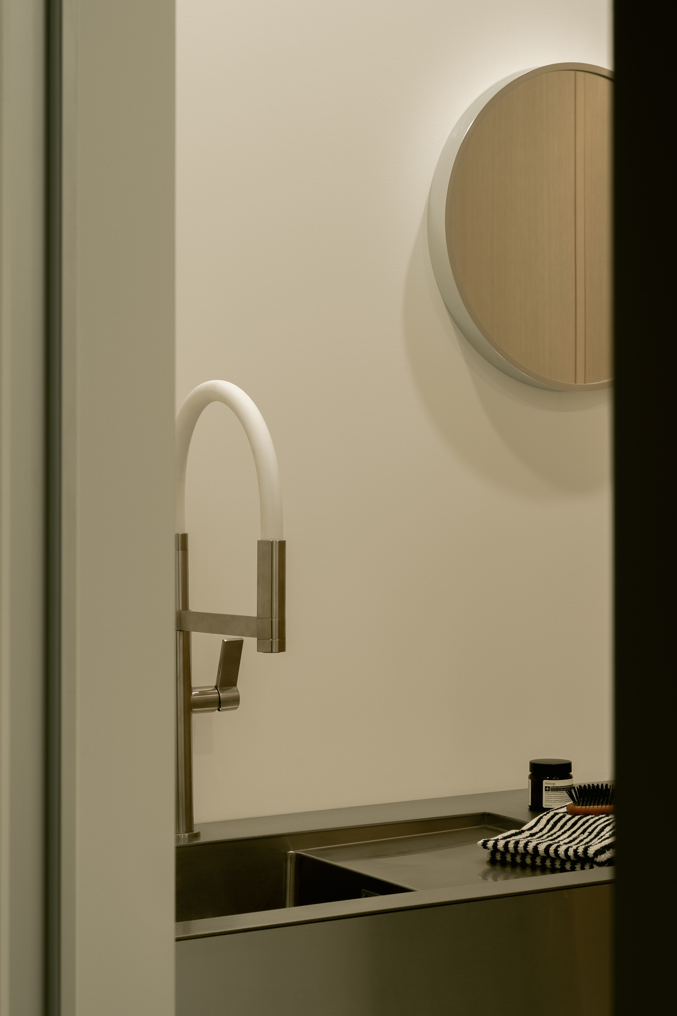 Минималистичная квартира на Васильевском 09.25. Интерьерный фотограф в Санкт-Петербурге Диана Аносова