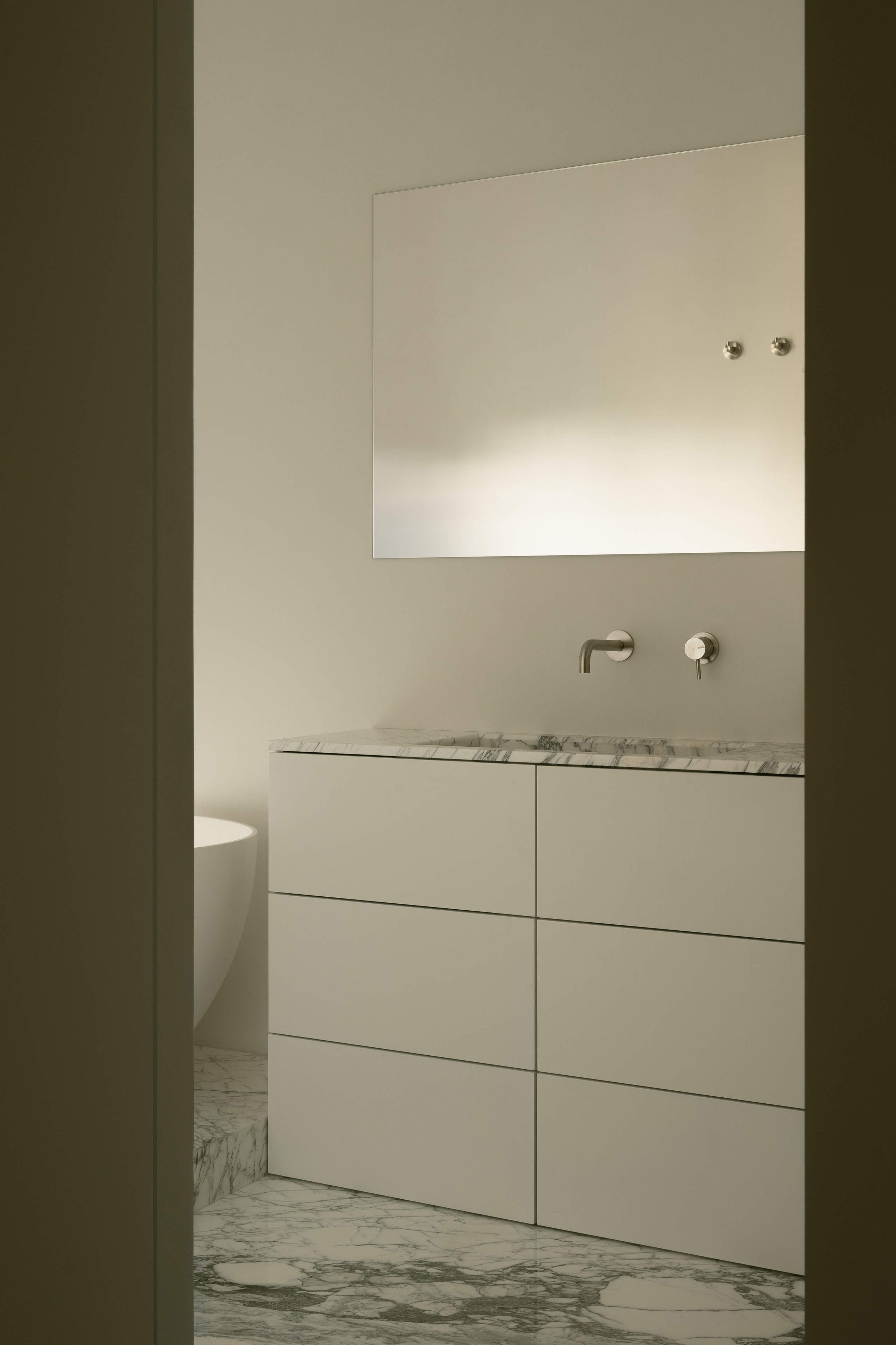 Минималистичная квартира на Васильевском 09.25. Интерьерный фотограф в Санкт-Петербурге Диана Аносова