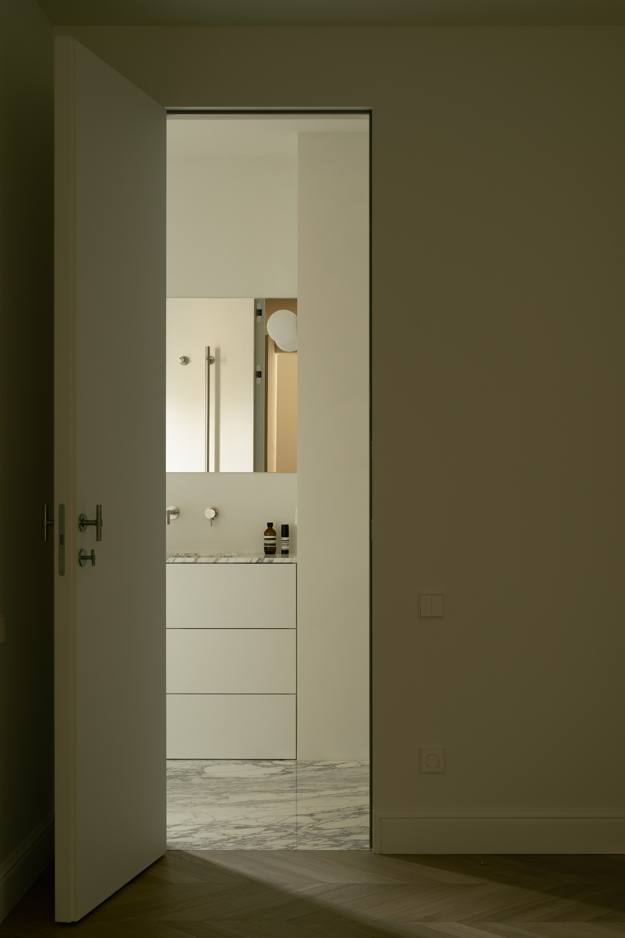 Минималистичная квартира на Васильевском 09.25. Интерьерный фотограф в Санкт-Петербурге Диана Аносова