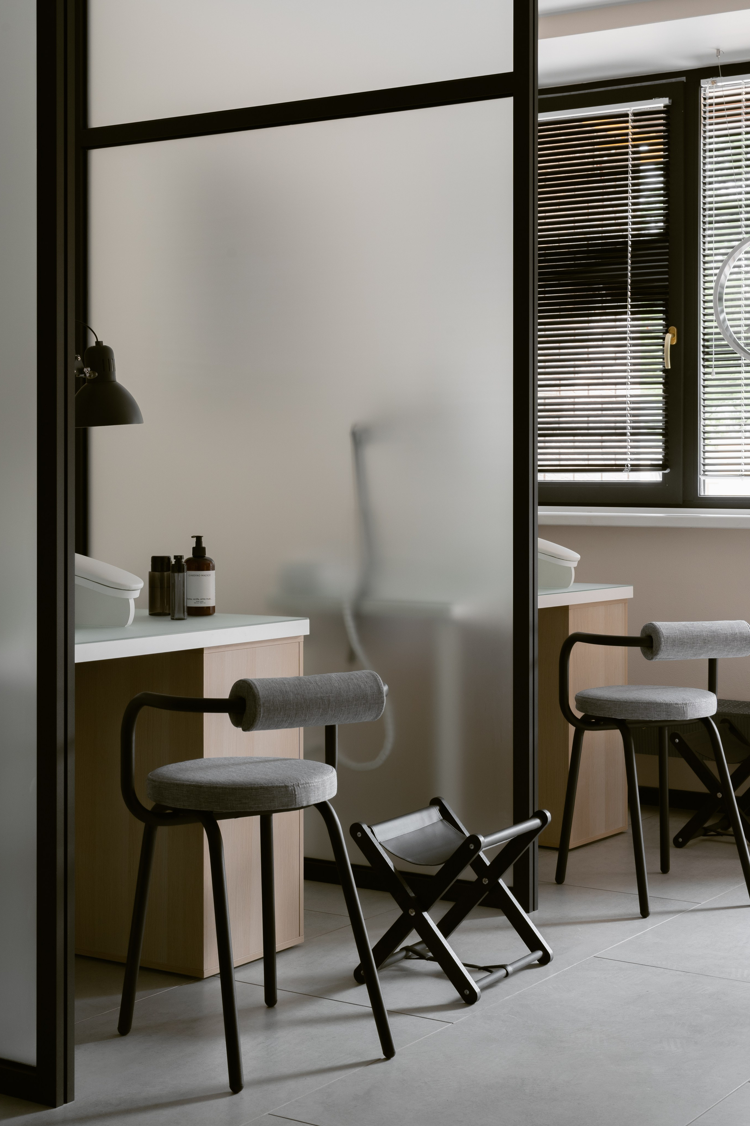 маникюрный салон в современном стиле