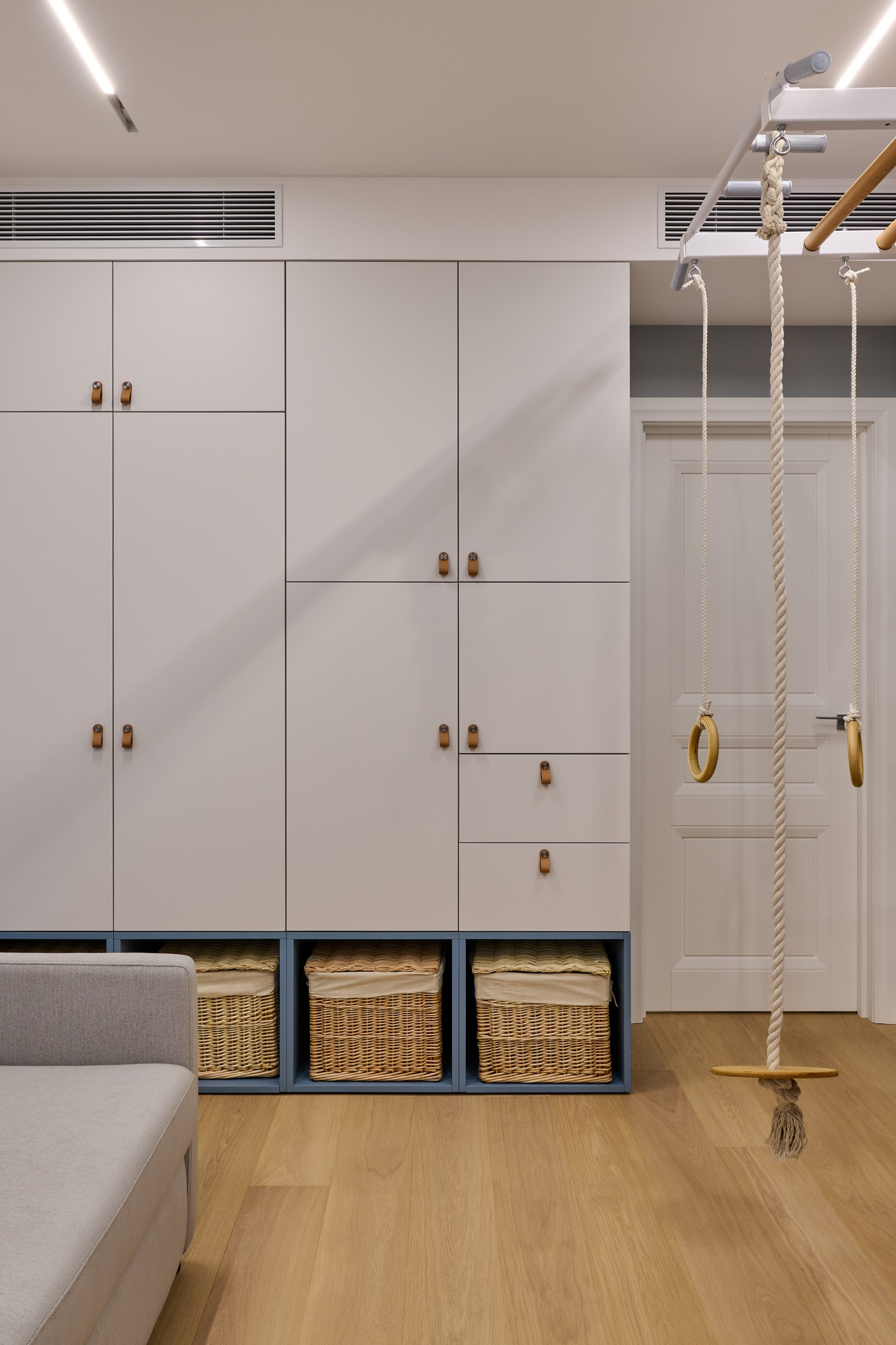 Интерьерная съёмка клиники «Винтер Дент»: кабинеты и оборудование. Фотограф для дизайнеров, застройщиков и бизнеса — интерьеры и архитектура — Свободный Роман в Москве и по России