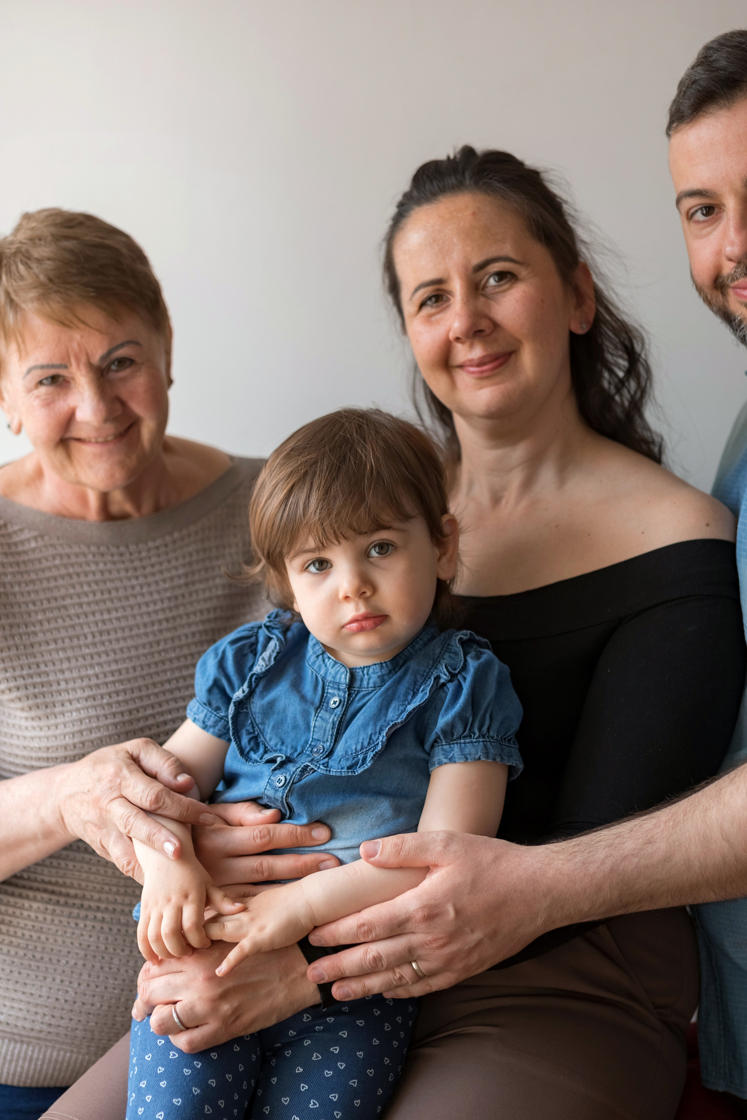 Семейная фотосессия в студии. Фотограф Юлия Кондратьева