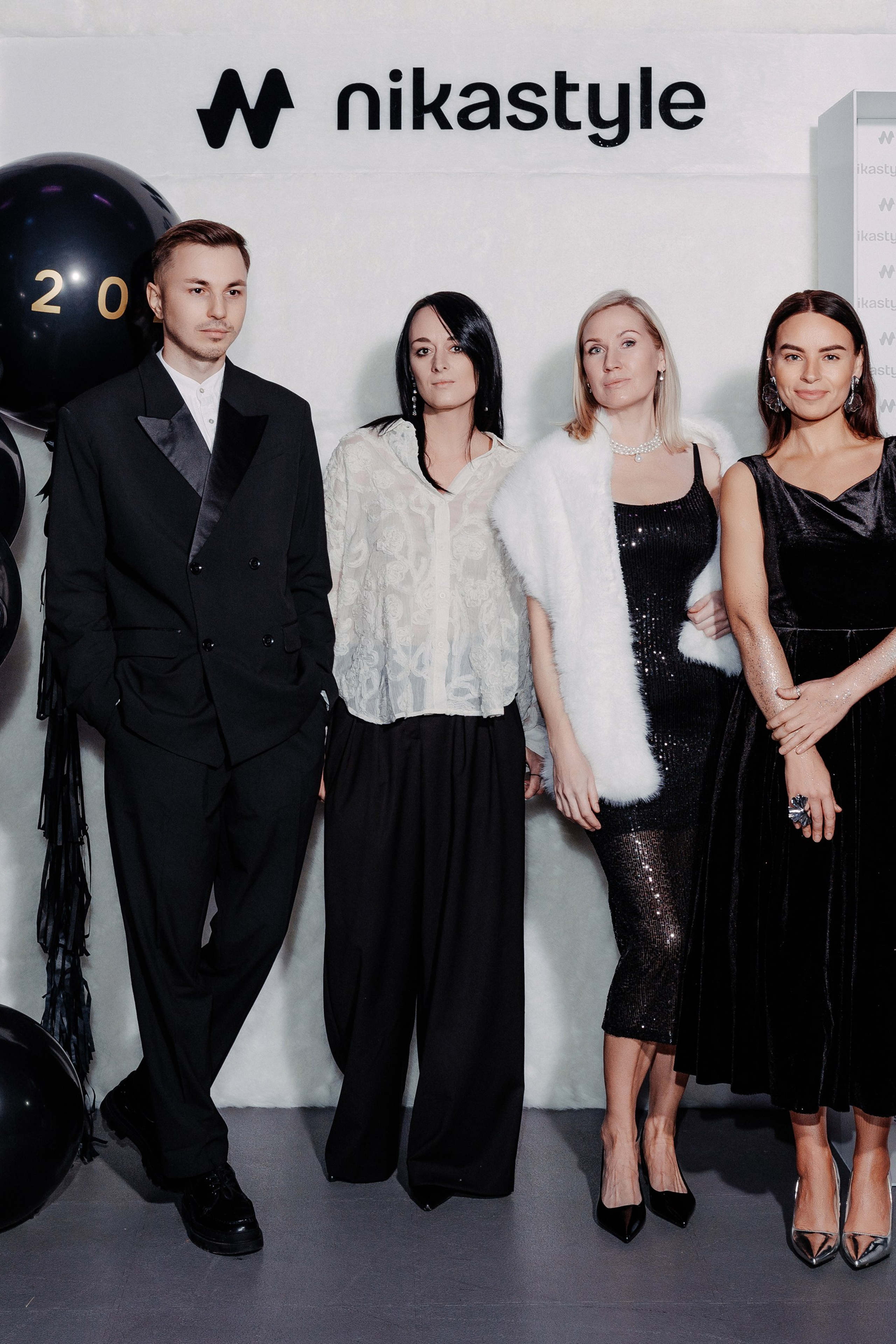 Анонсы фотосъёмок fototopaz.ru студийная фотосессия фотосессия на улице бизнес портрет. Свадебный репортажный фотограф во Владимире Евгений Топаз