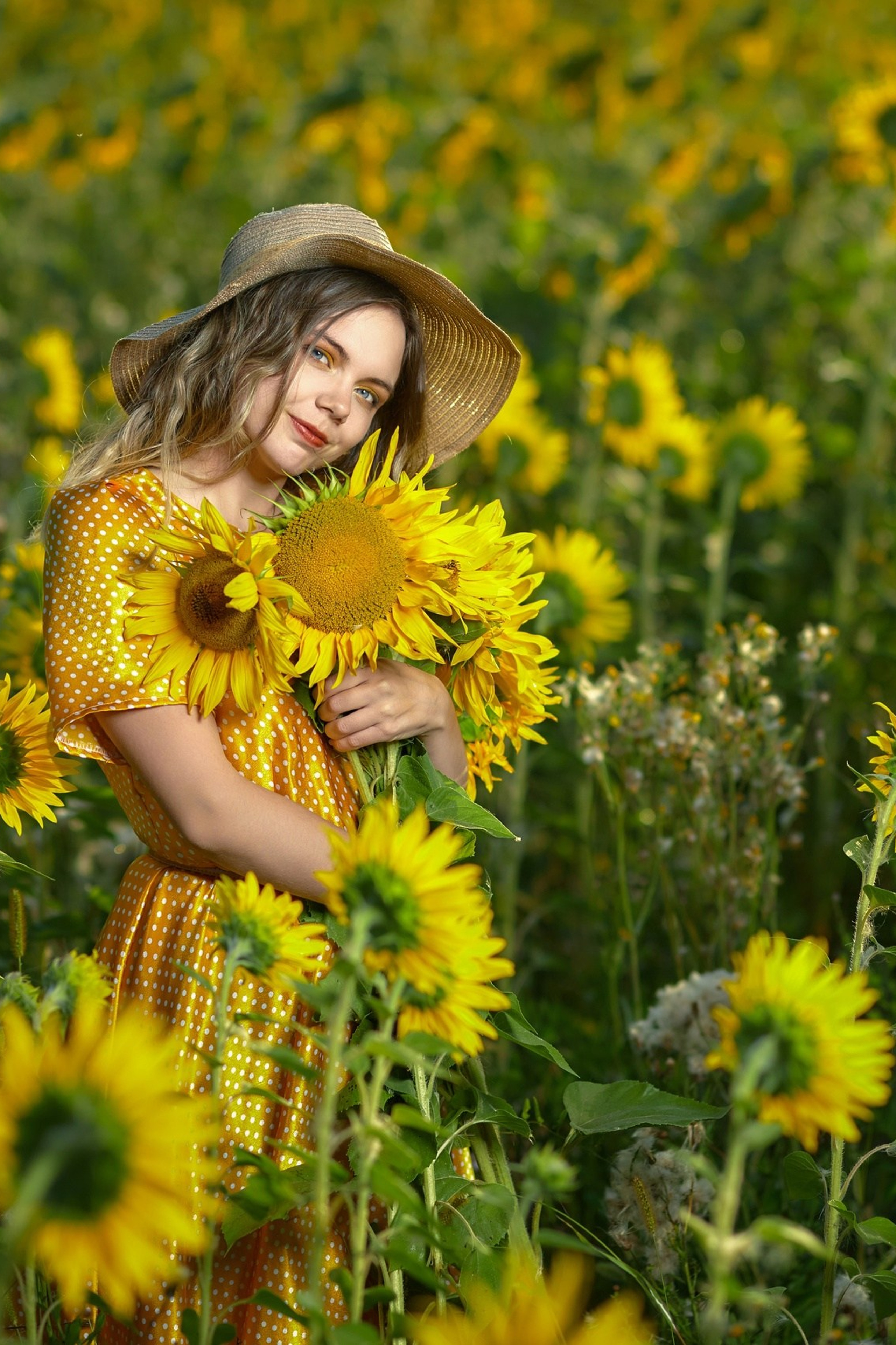 Фотосессия в подсолнухах