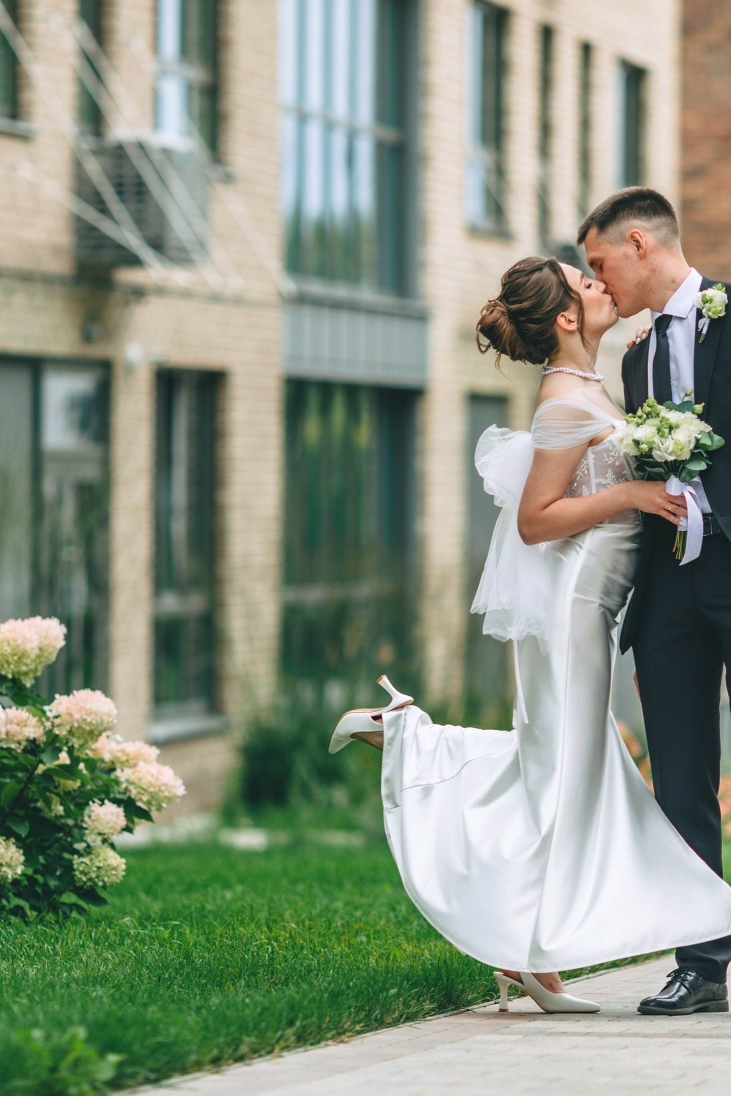 🌿📸 Лето завершено: Их свадьба сияла ярко! 📸🌿