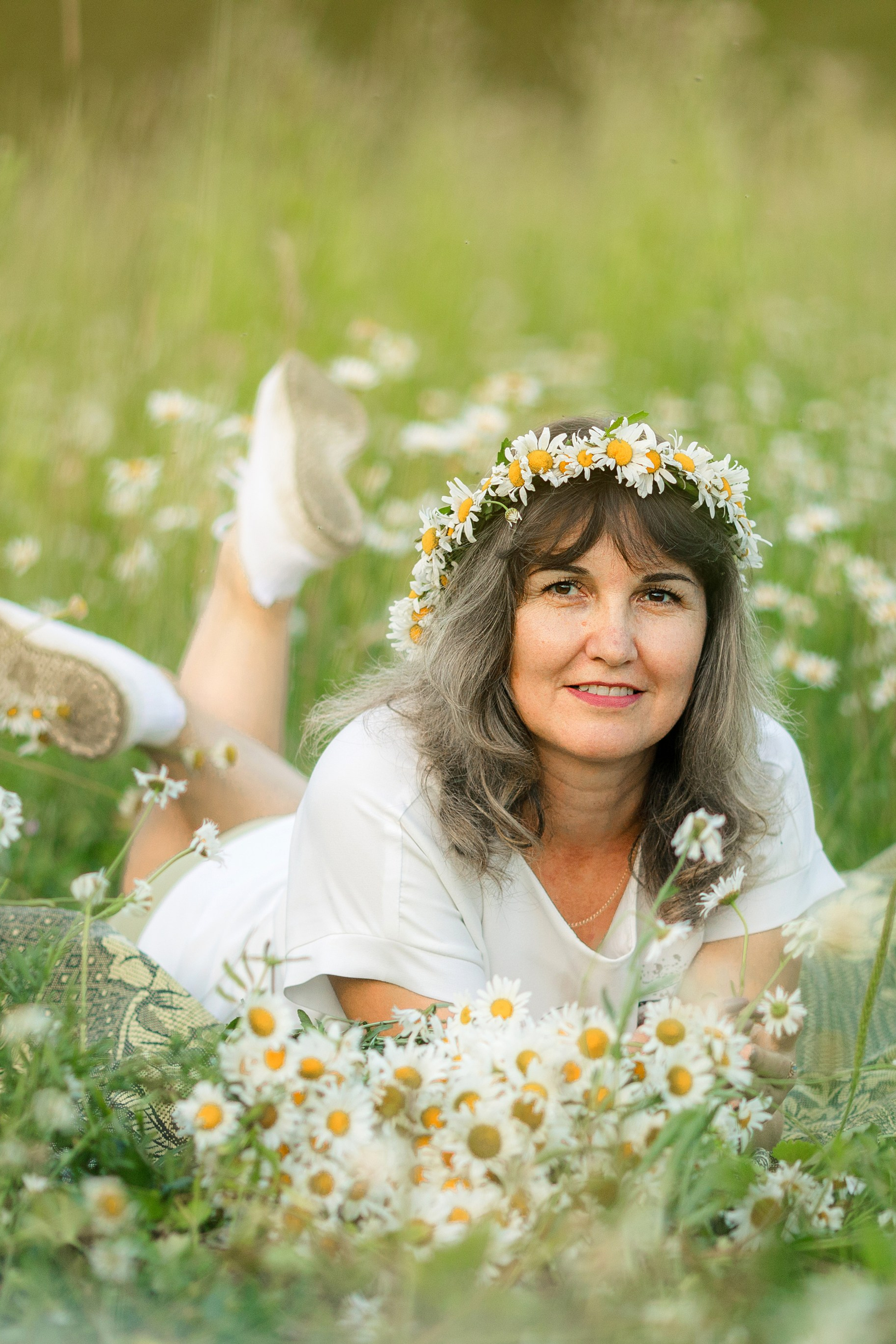 Фотосессия в ромашковом поле