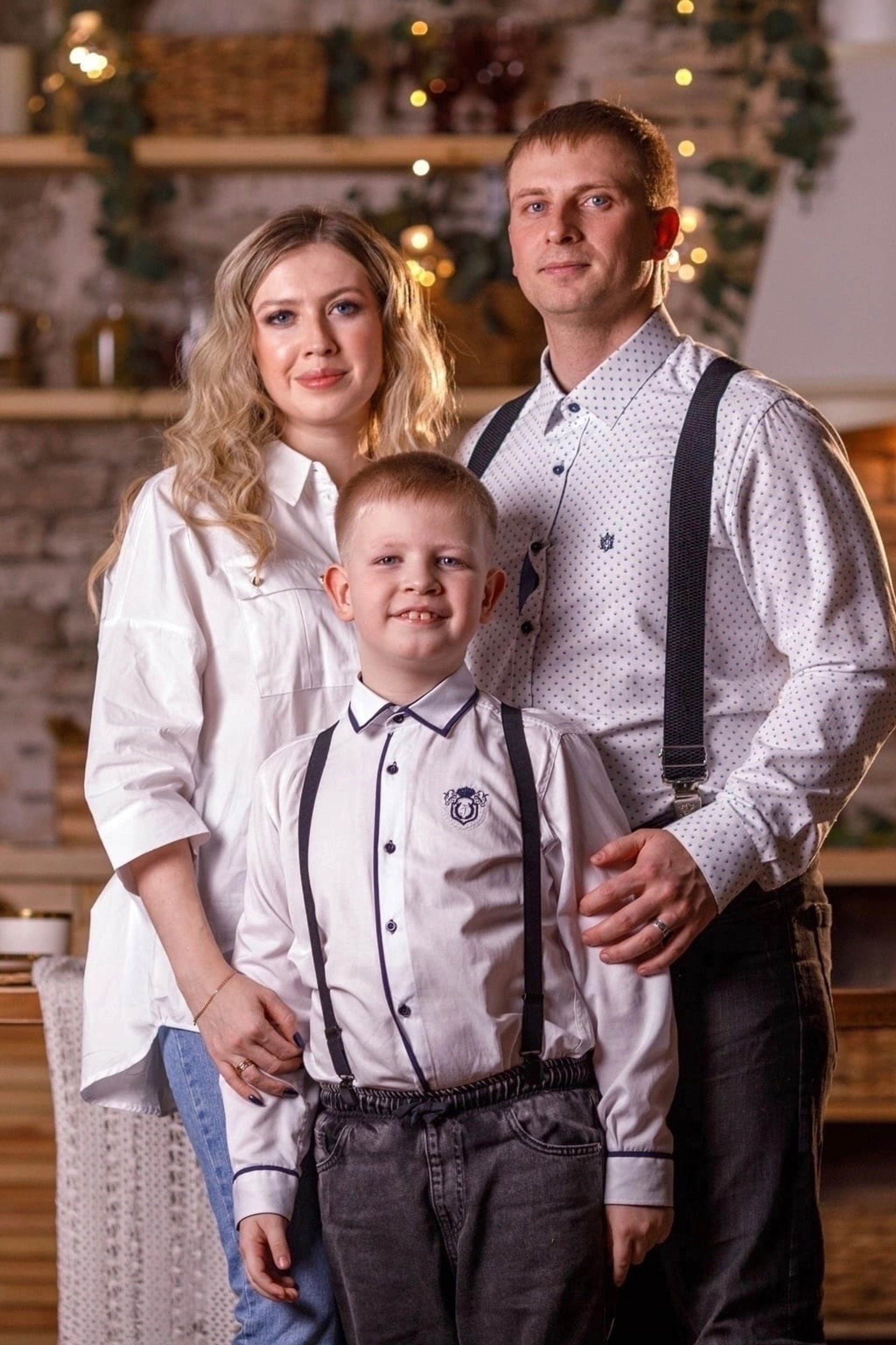 Семейная студийная фотосессия