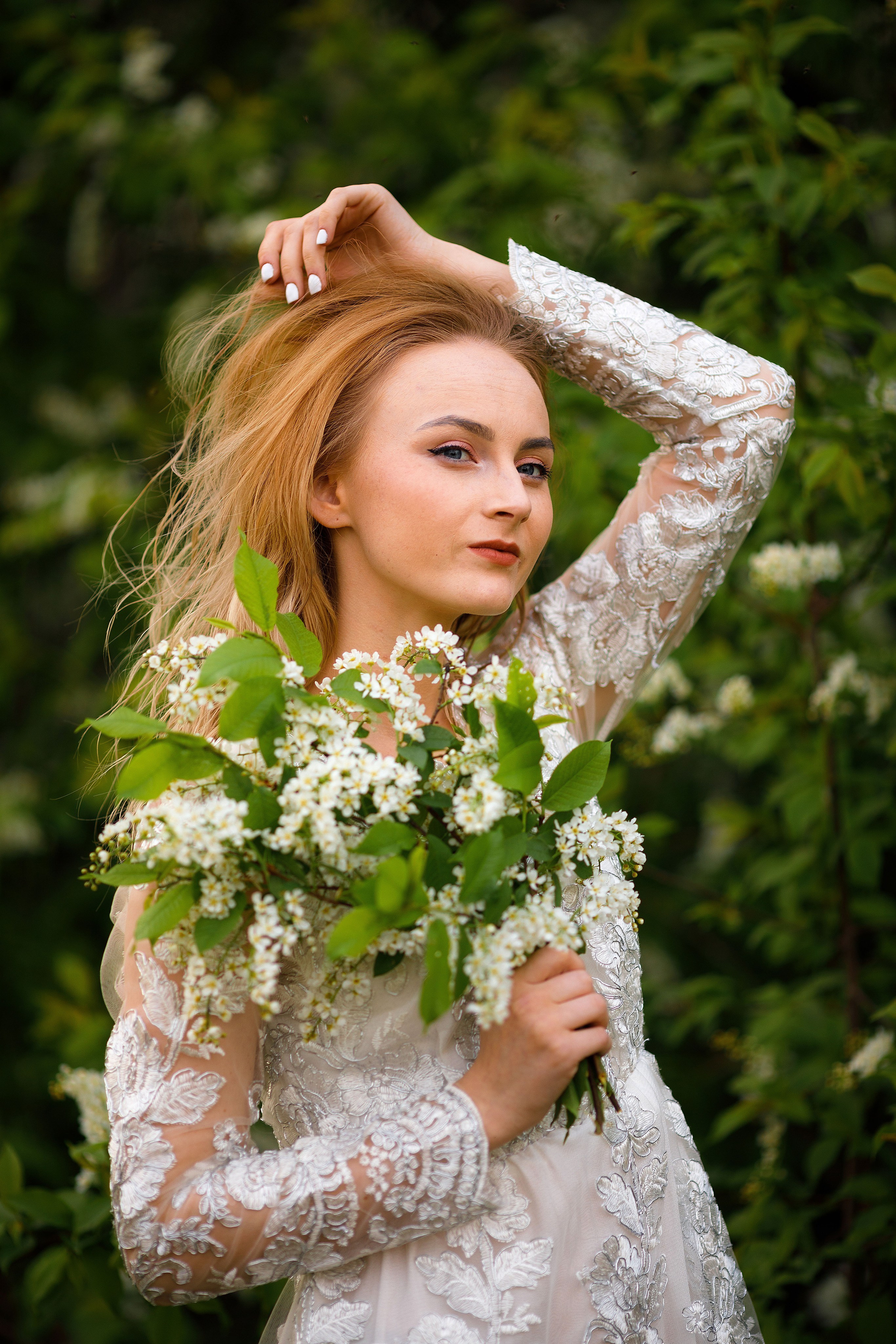 Фотосессия в цветах черёмухи