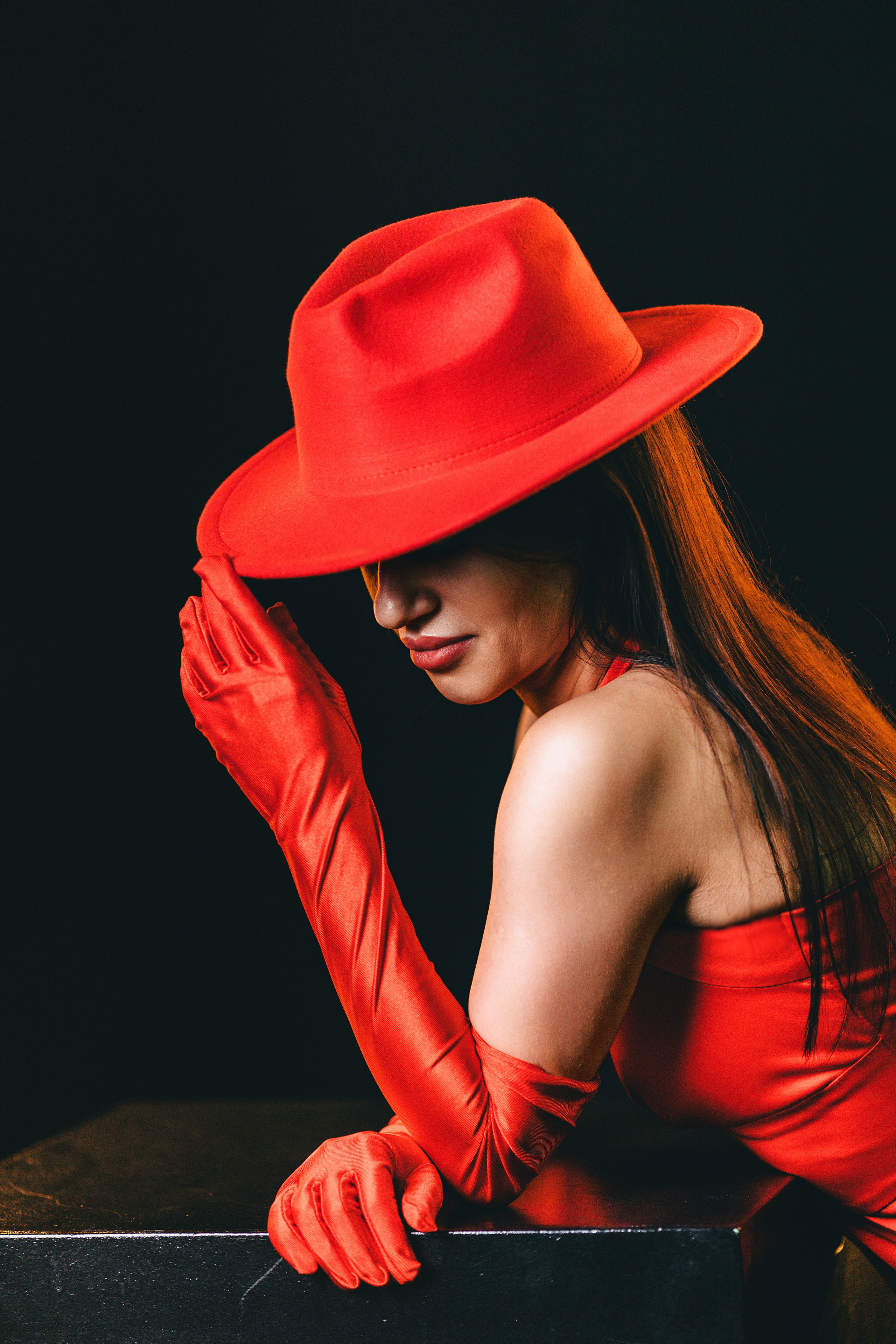 Индивидуальная фотосессия в красном.