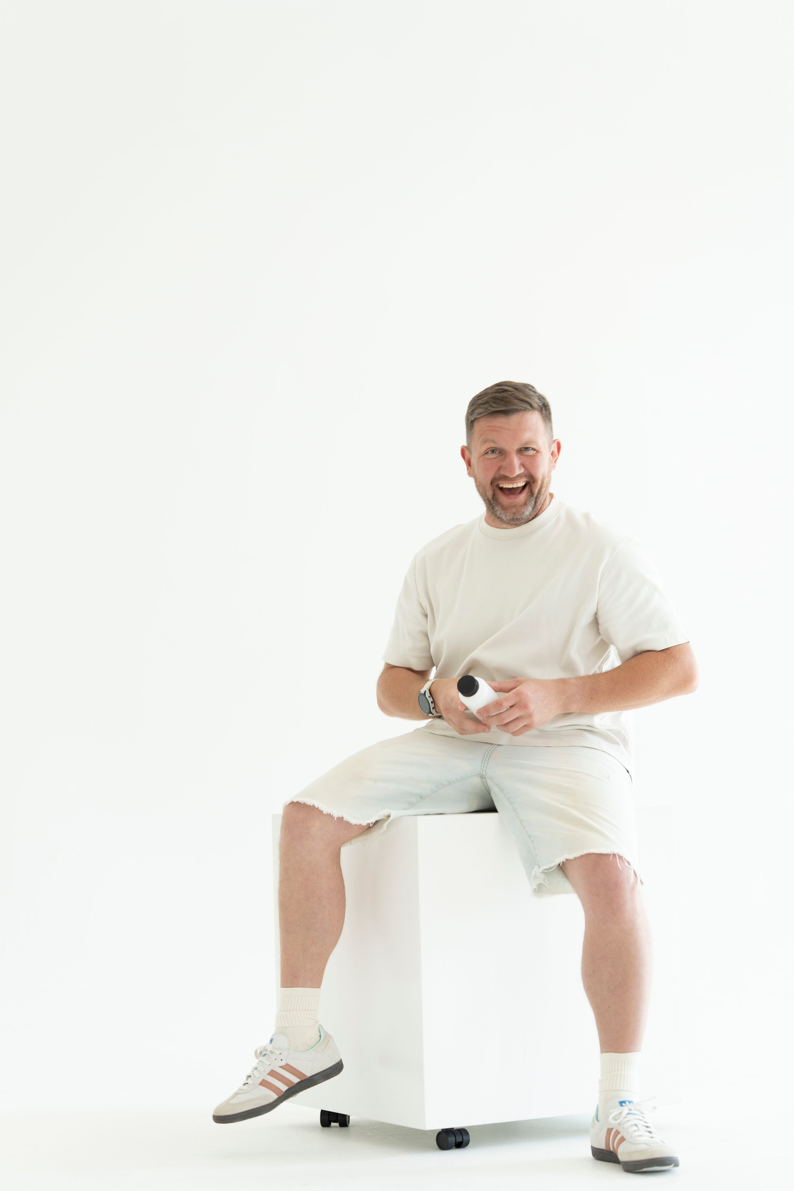 Артем. Владелец компании по производству пластиковой тары