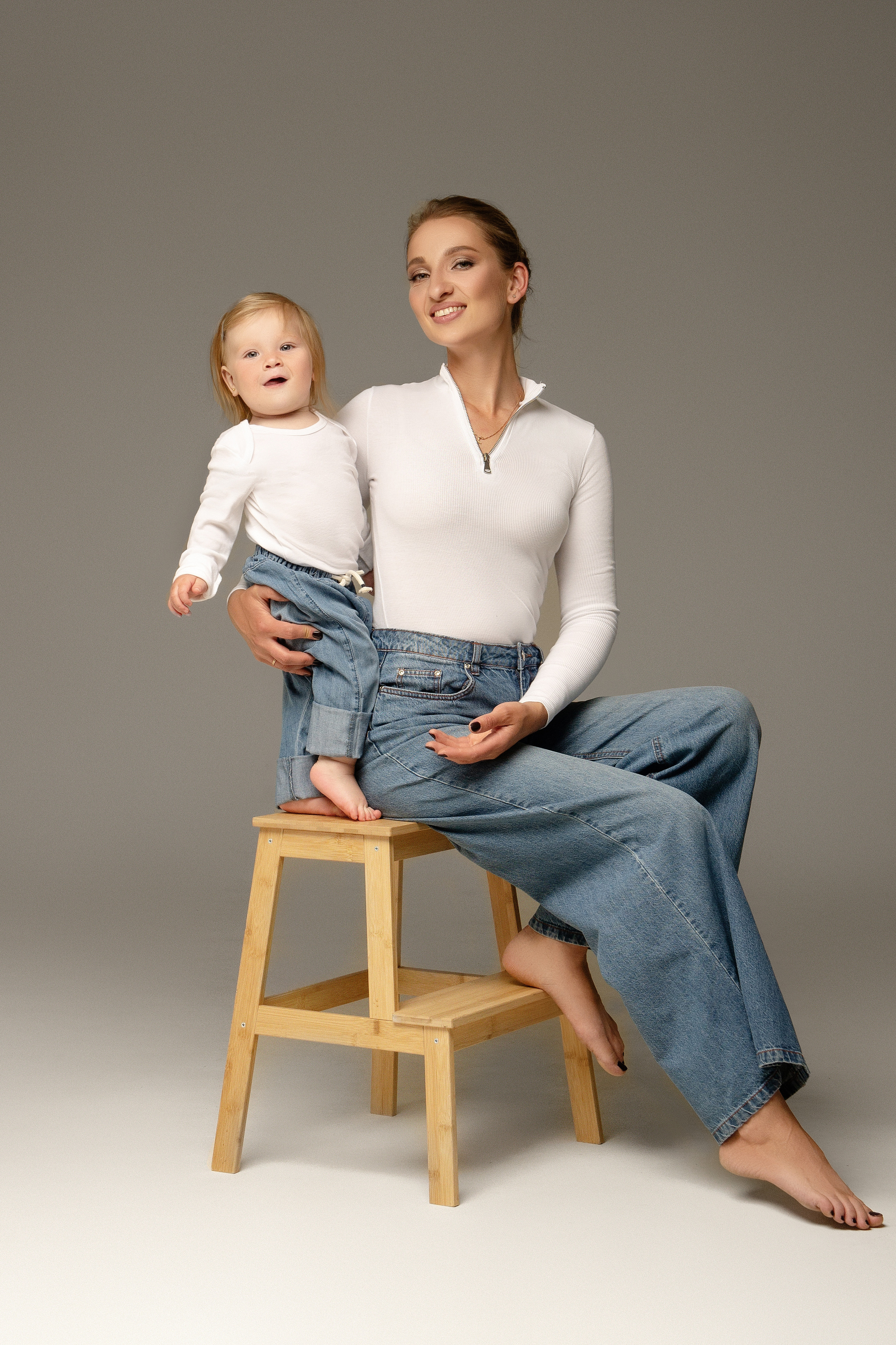 Белый на молнии 42-44