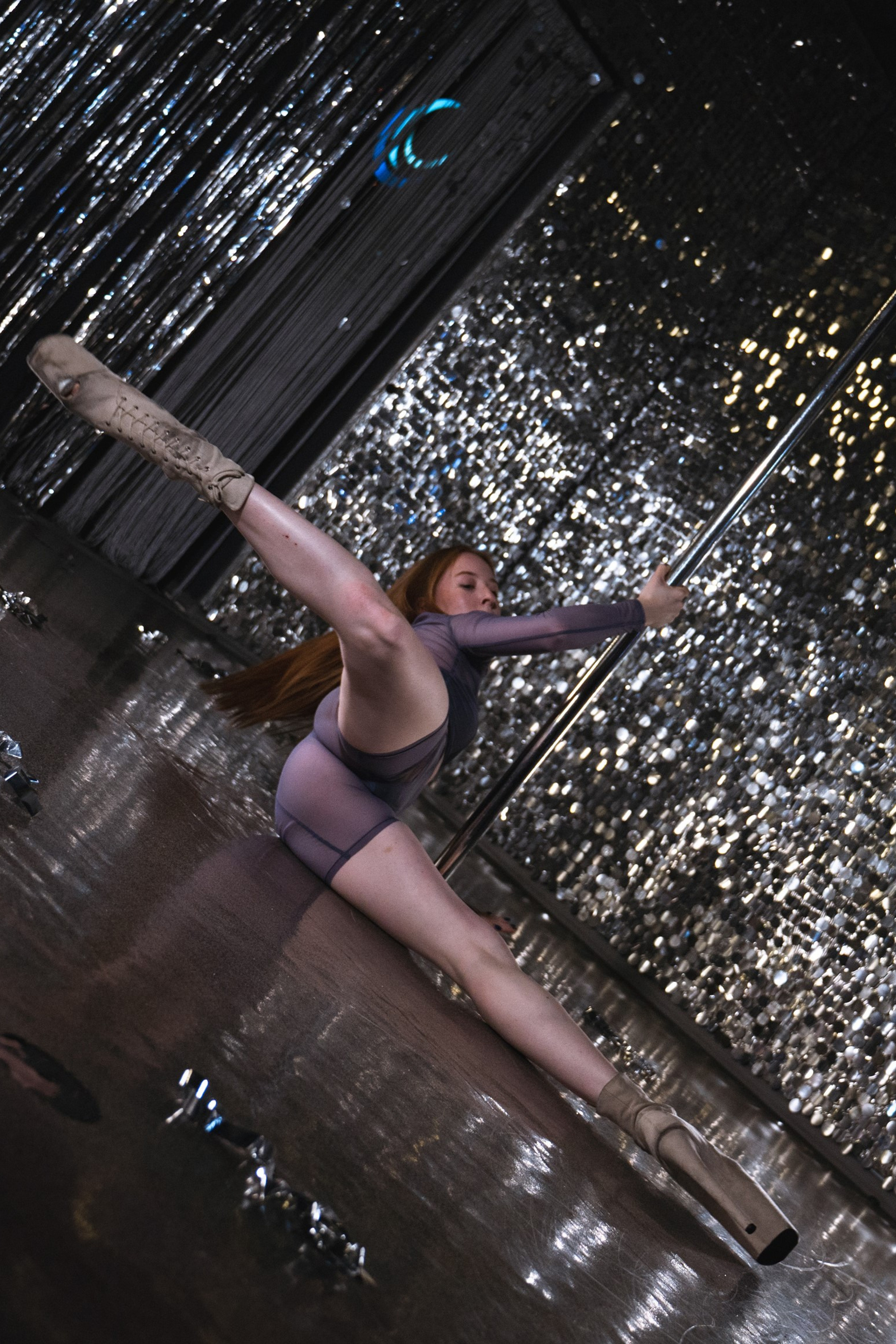 Moon House| стрип пластика