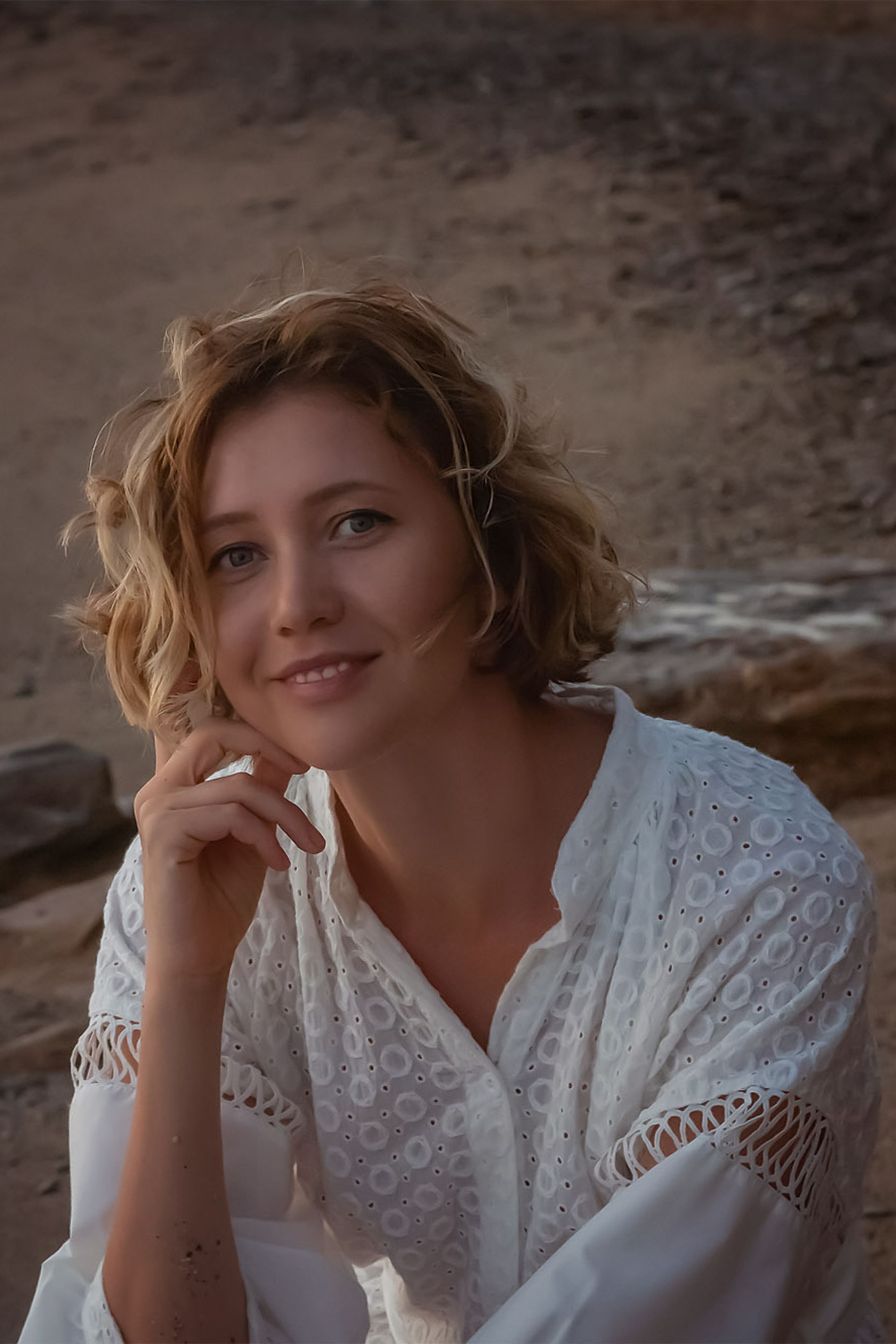 Лена: закат на берегу моря