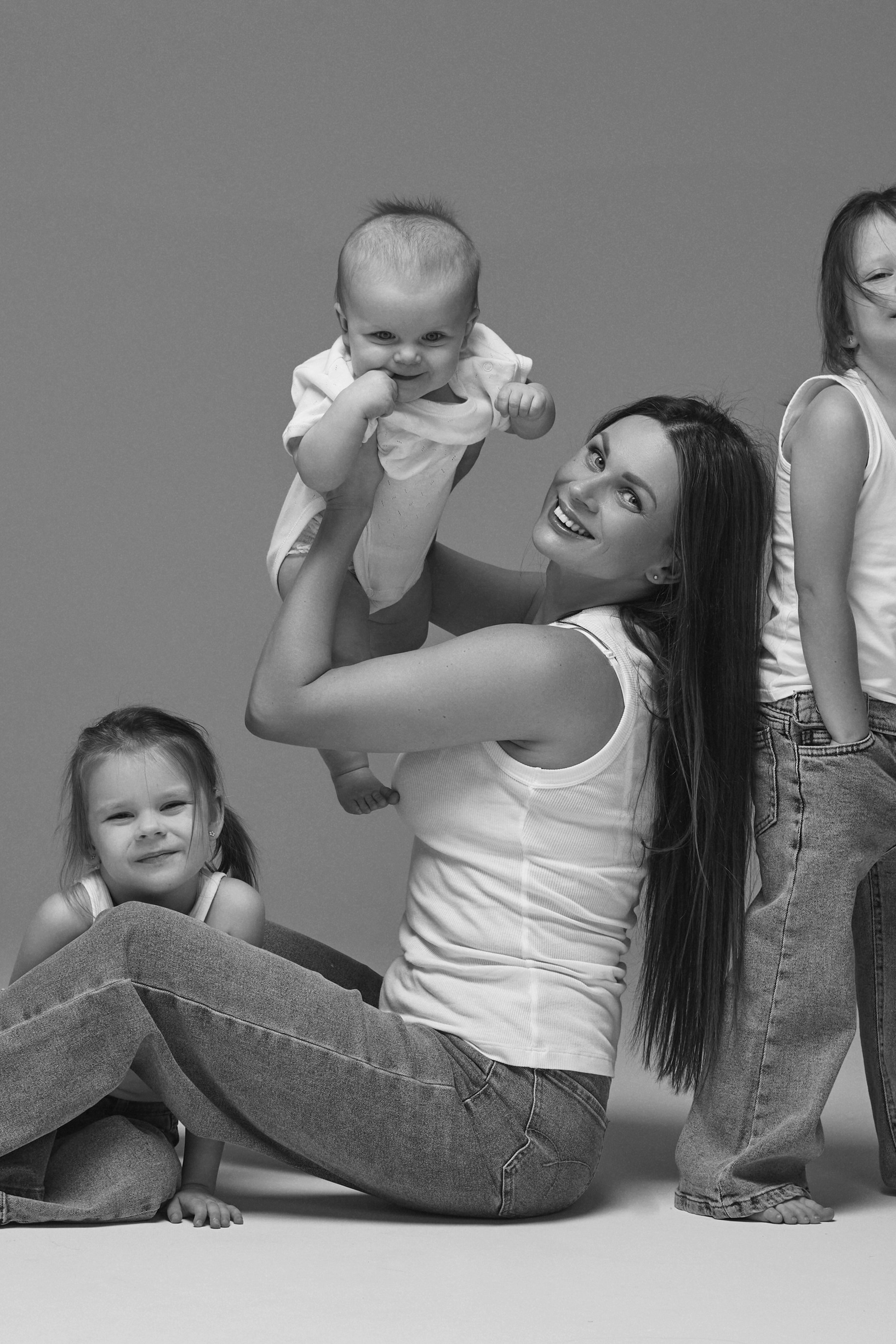 Алена и девочки. Tatya Lushchyk профессиональный фотограф в Минске. Фотосессия беременности и индивидуальные съемки