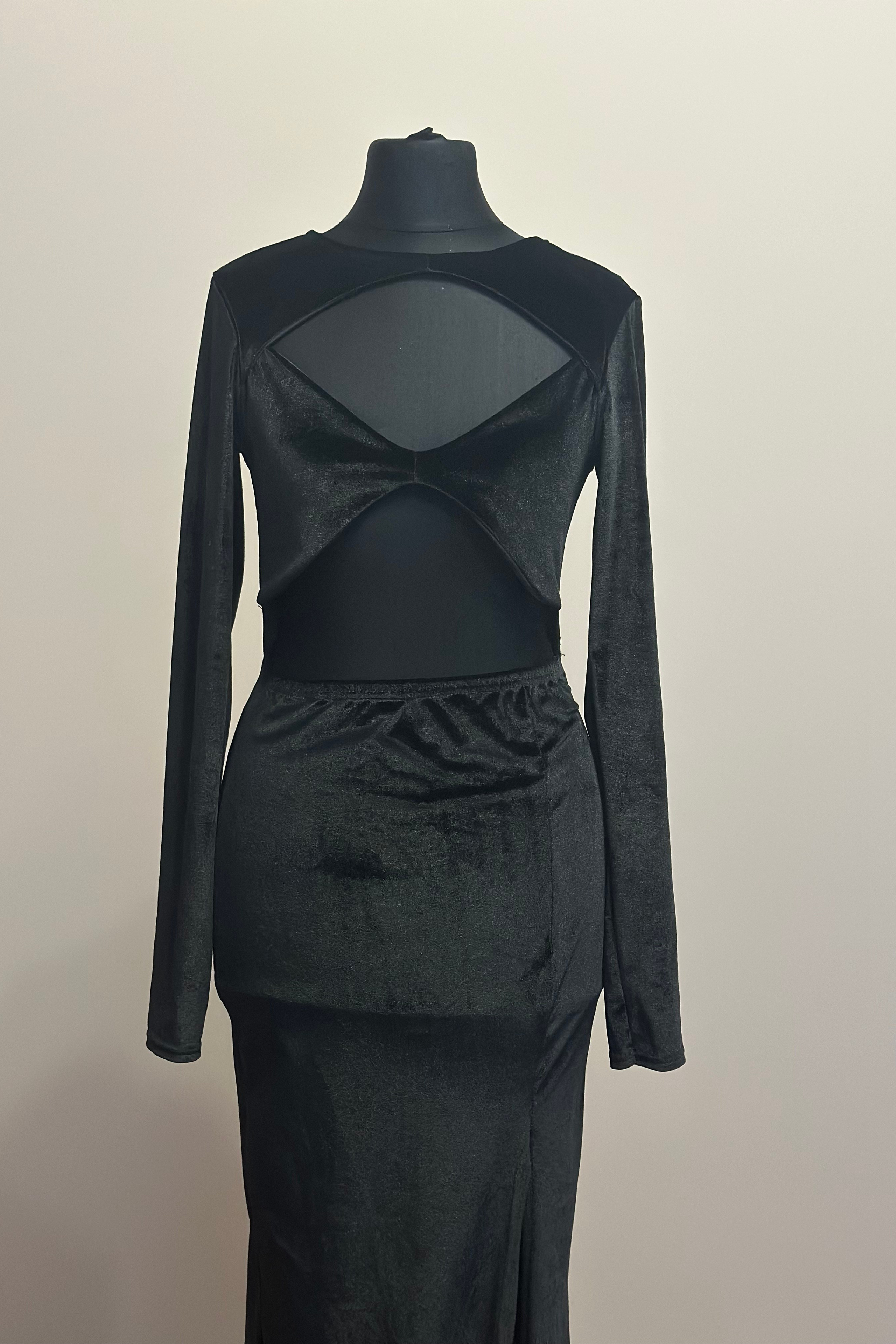 Платье черное бархатное. Tatya Lushchyk профессиональный фотограф в Минске. Фотосессия беременности и индивидуальные съемки