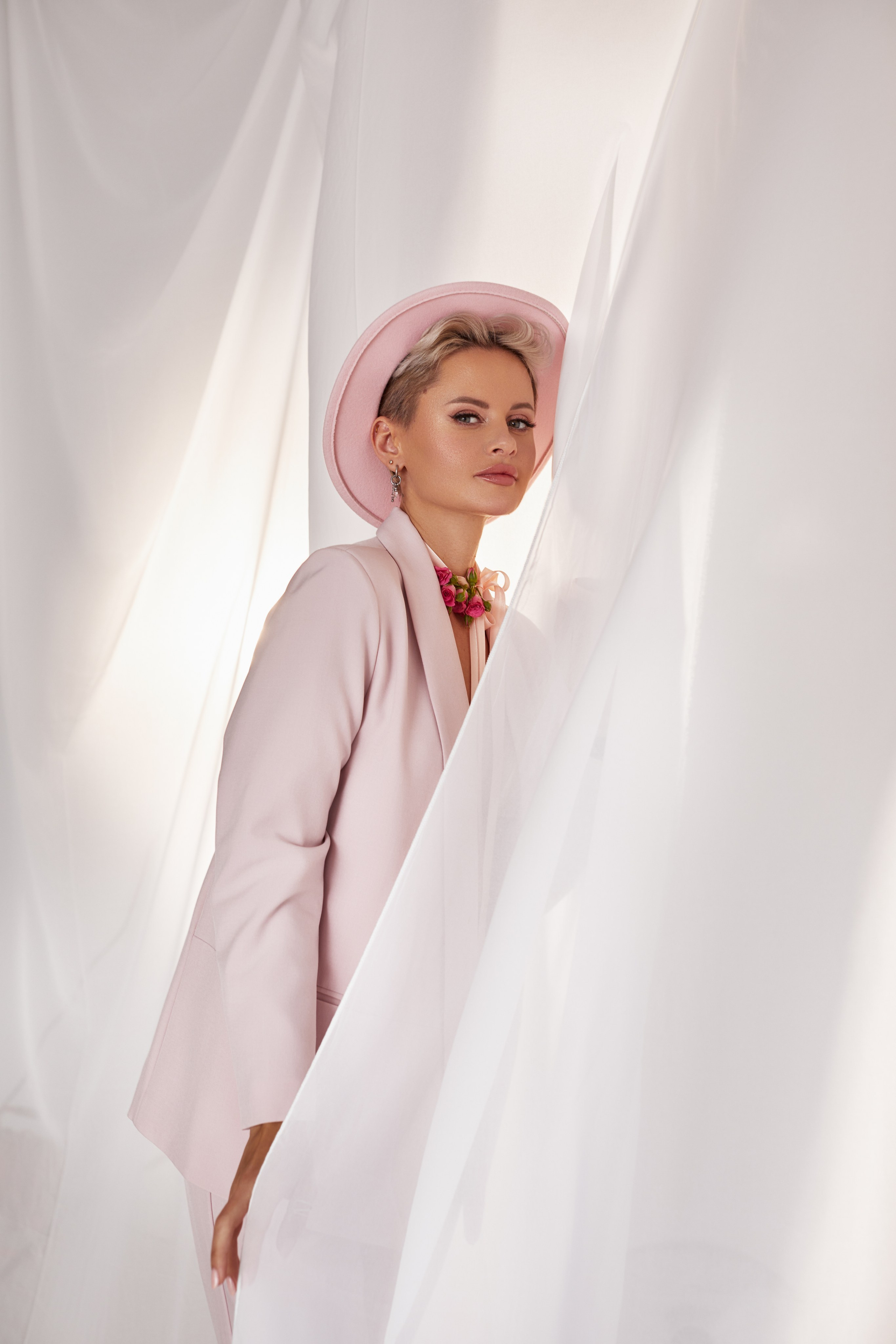 шляпа розовая