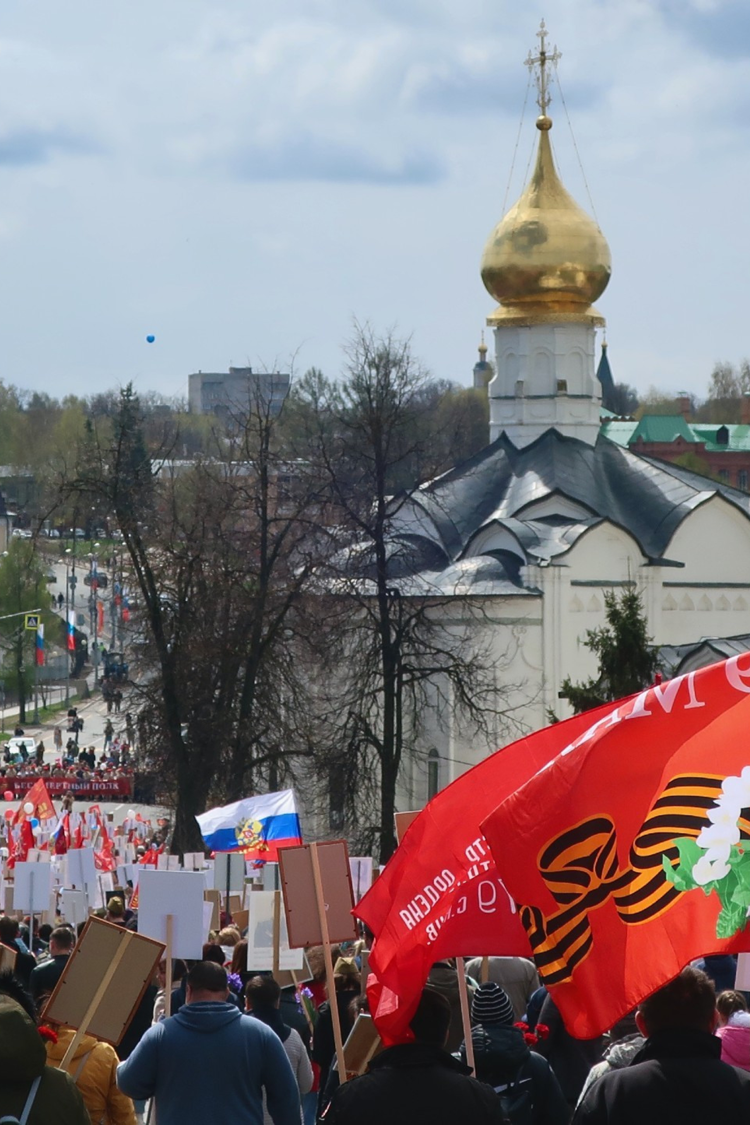#17: 9 мая, Бессмертный полк, Лавра и Келарский пруд