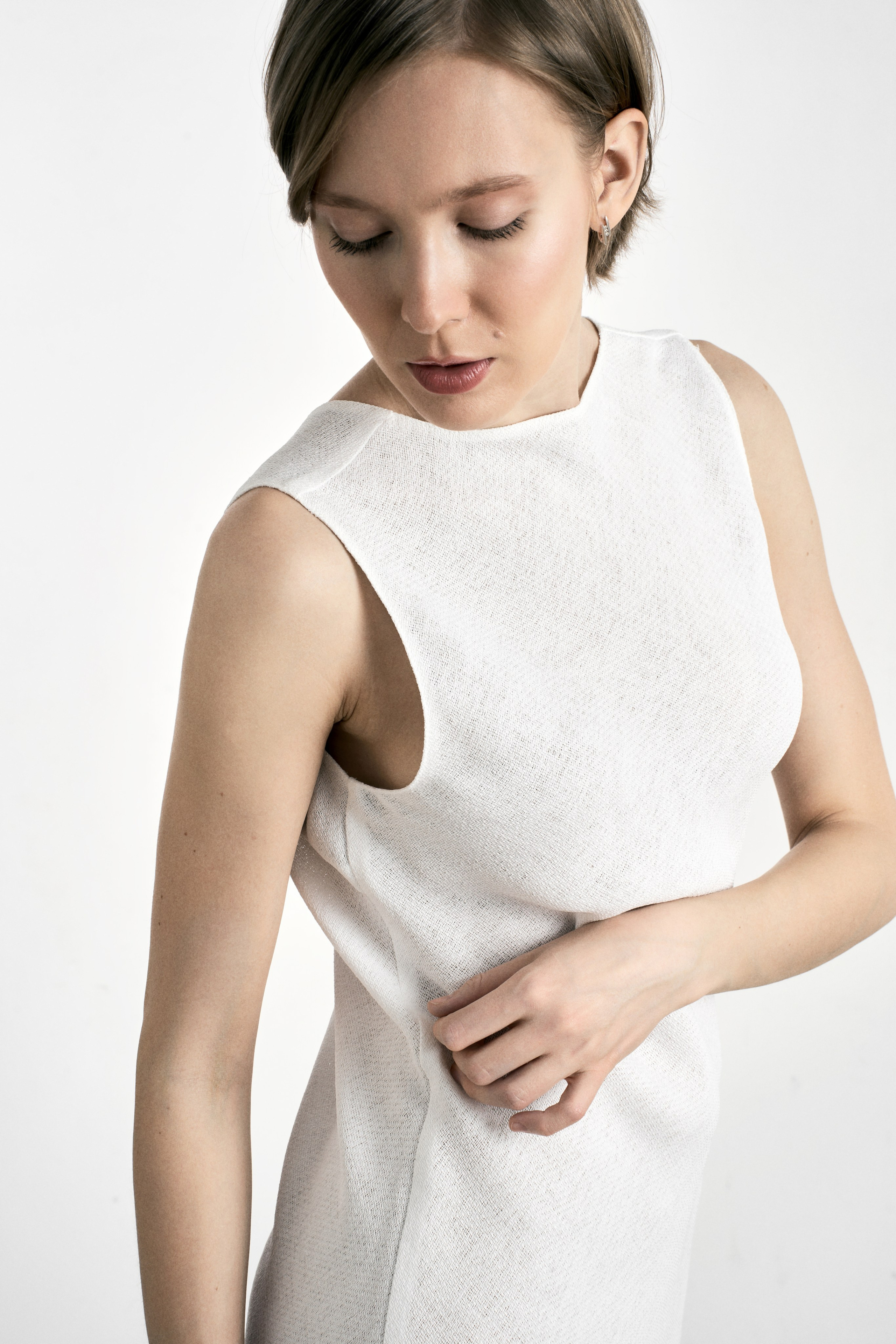 Съемка для бренда минималистичных платьев. Fashion-фотограф в Санкт-Петербурге