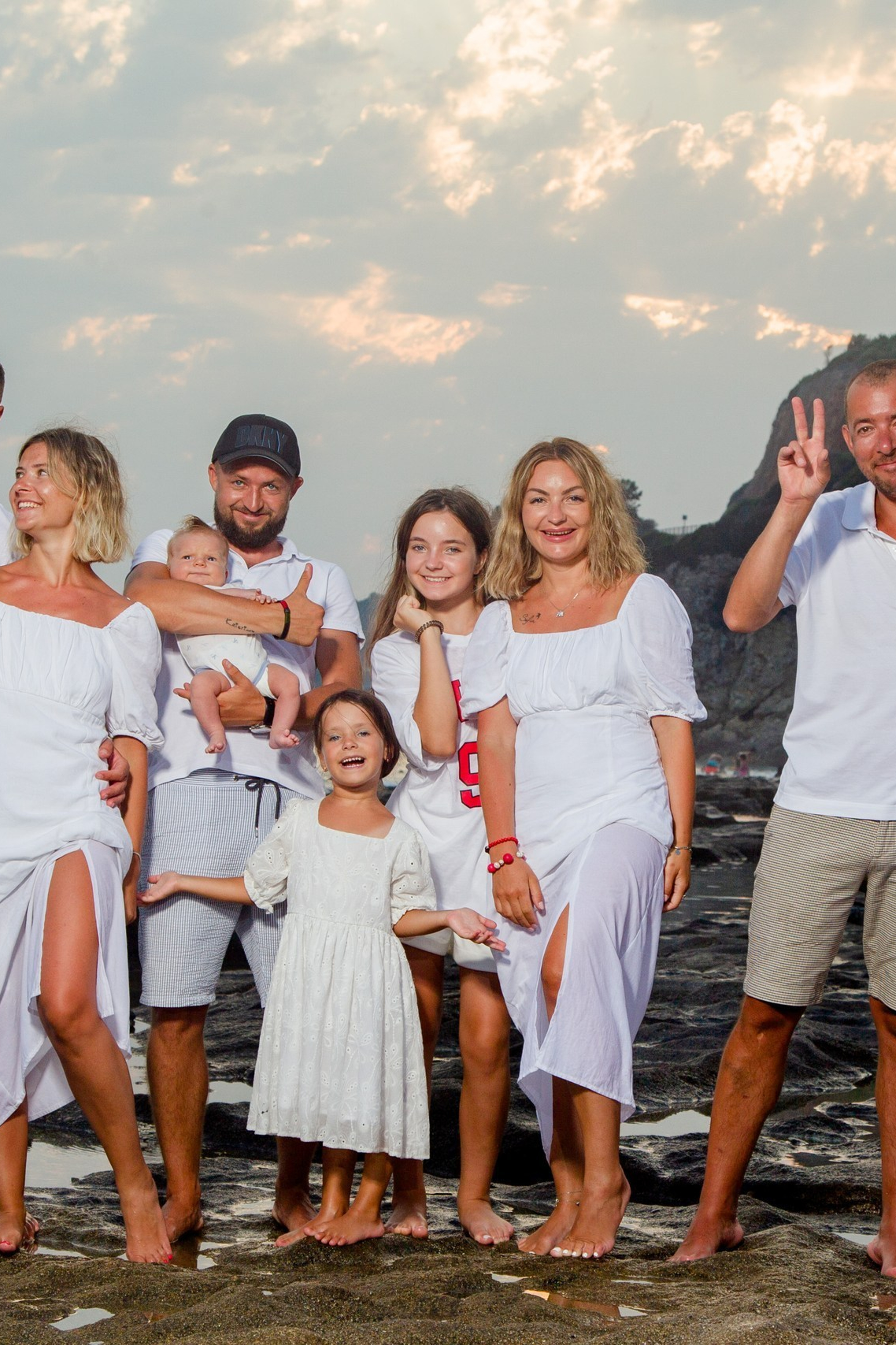 Очень большая семья.