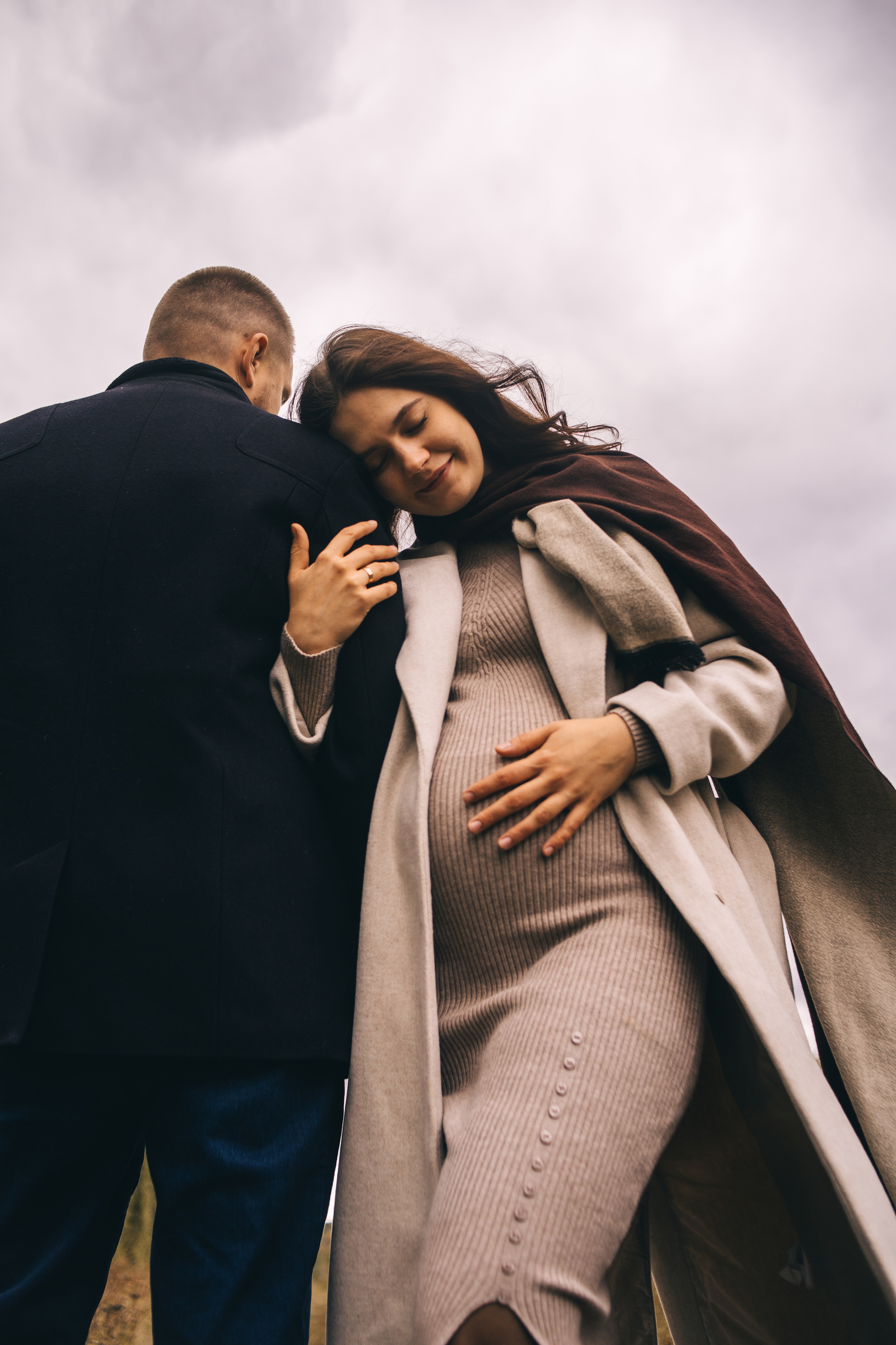 Витя и Катя в осеннем саду