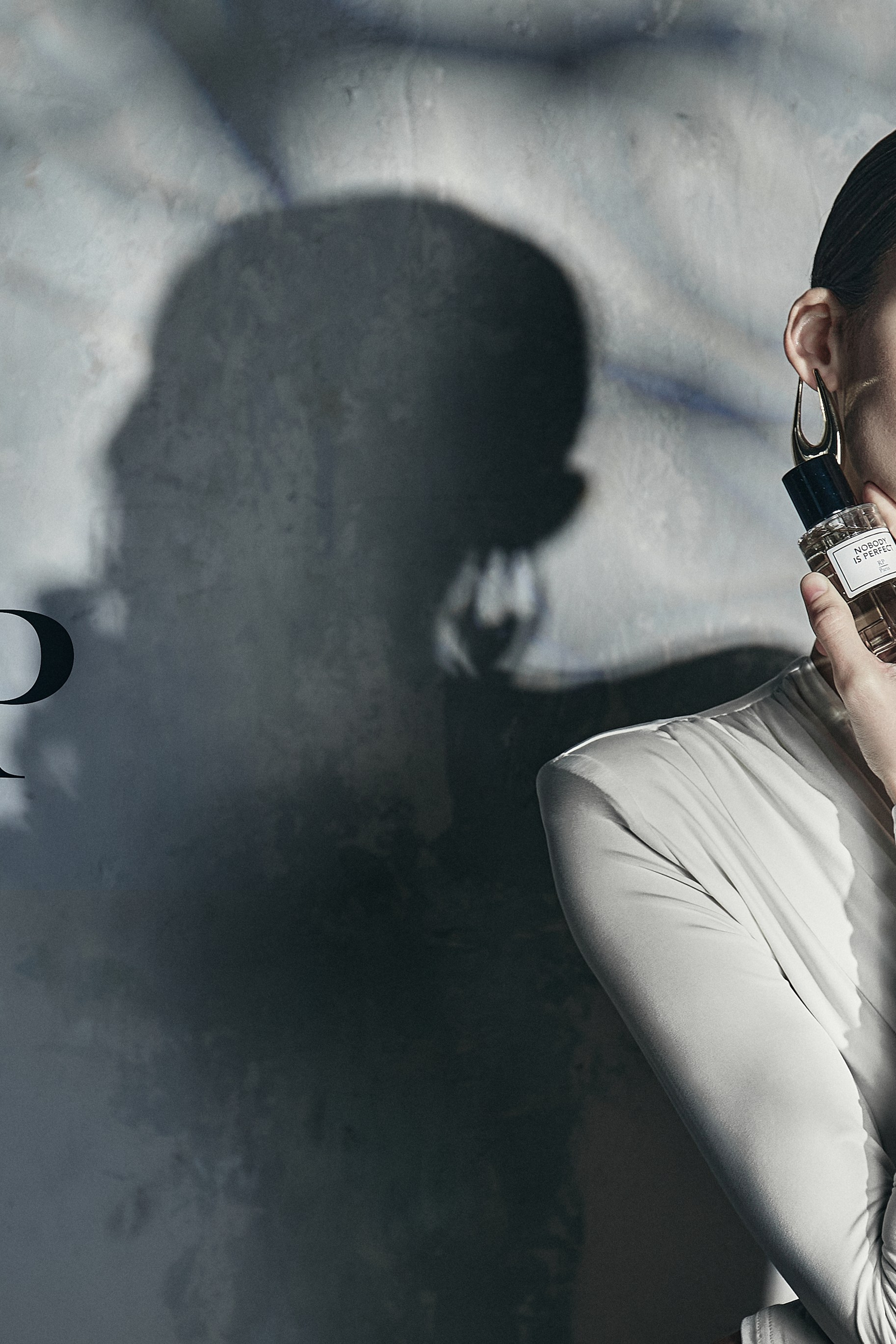 Уличная фотосессия девушки в Калининграде. Fashion-фотограф Екатерина Врублевская Москва. Профессиональная съёмка для брендов, женщин и мужчин не моделей