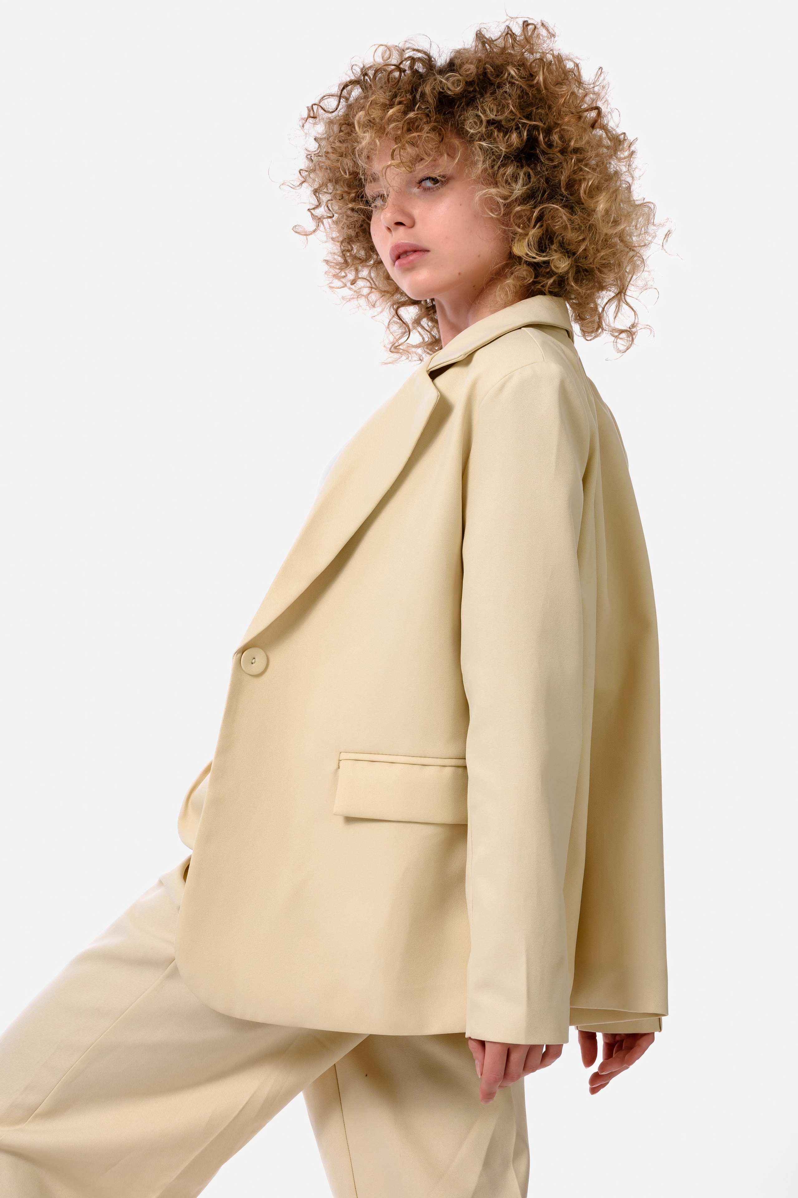 Фотосъемка женской одежды и аксессуаров для маркетплейсов. Gramy-studio: фото, видео, инфографика и 3D визуализация для маркетплейсов