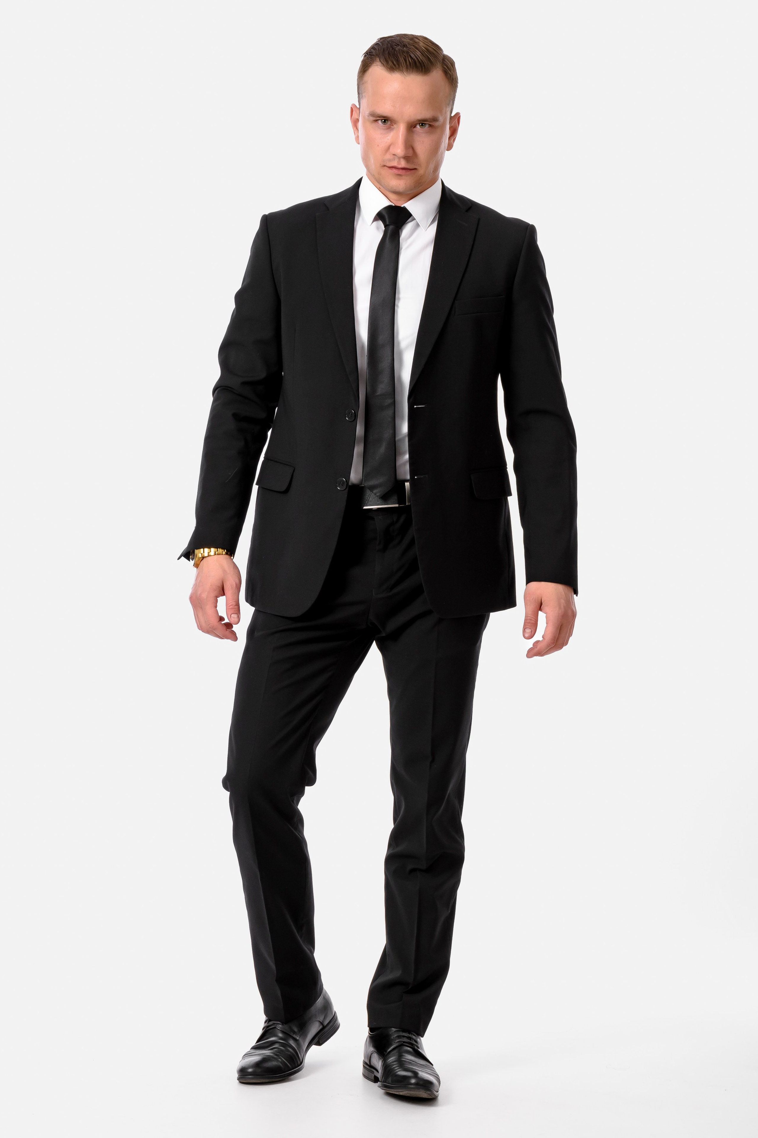 Профессиональная съемка мужской одежды и аксессуаров. Gramy-studio: фото, видео, инфографика и 3D визуализация для маркетплейсов