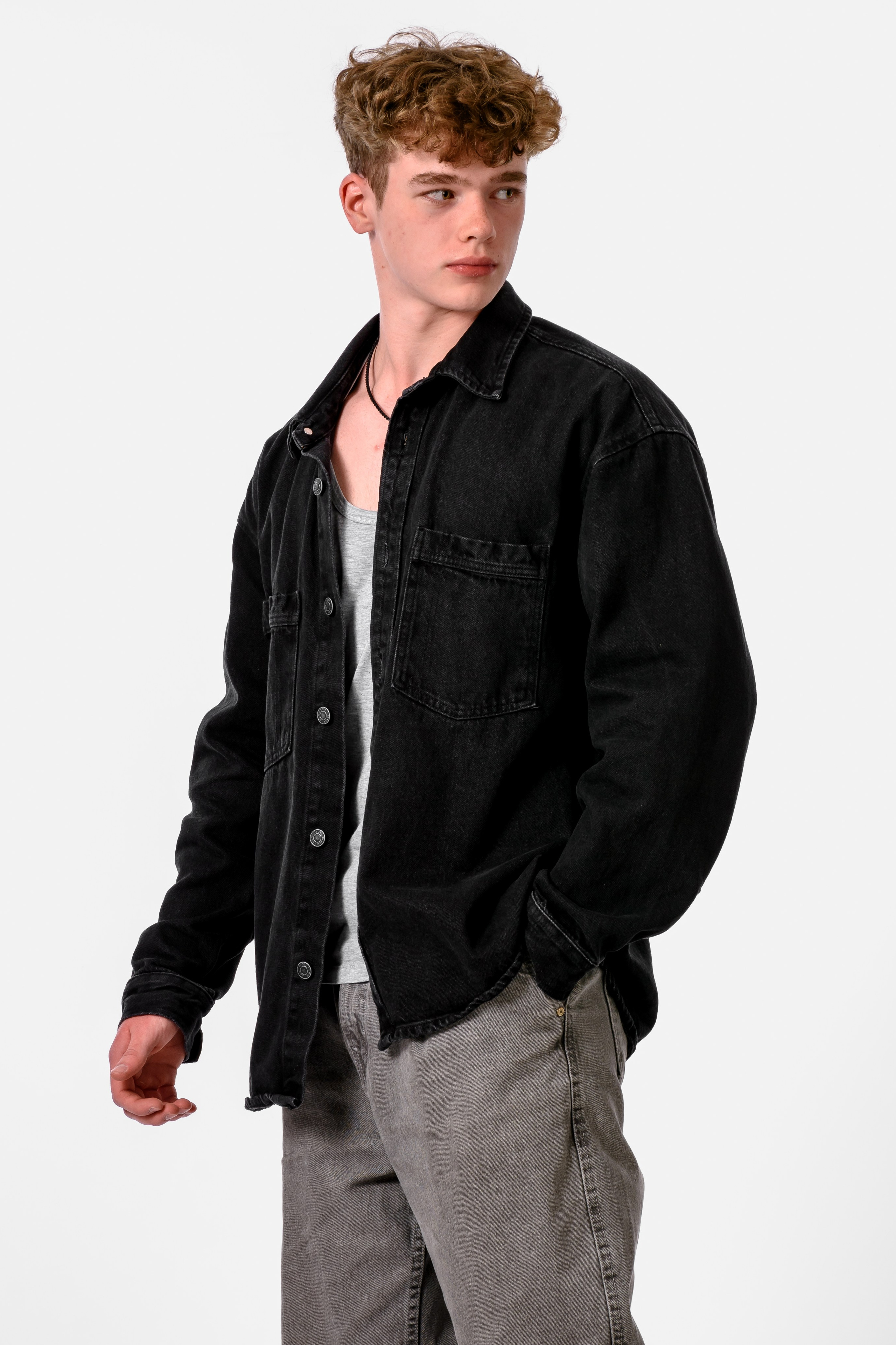 Профессиональная съемка мужской одежды и аксессуаров. Gramy-studio: фото, видео, инфографика и 3D визуализация для маркетплейсов