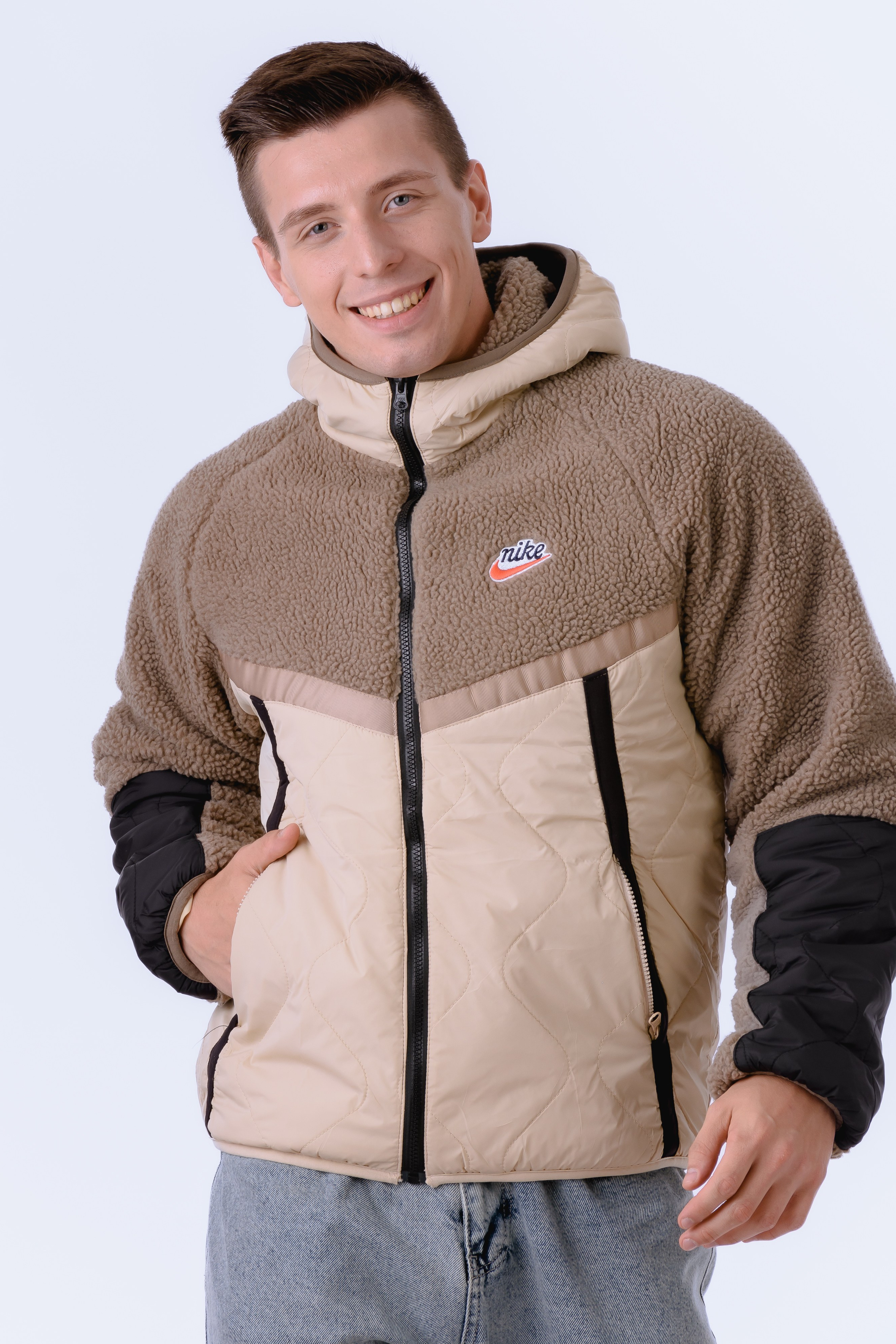 Профессиональная съемка мужской одежды и аксессуаров. Gramy-studio: фото, видео, инфографика и 3D визуализация для маркетплейсов