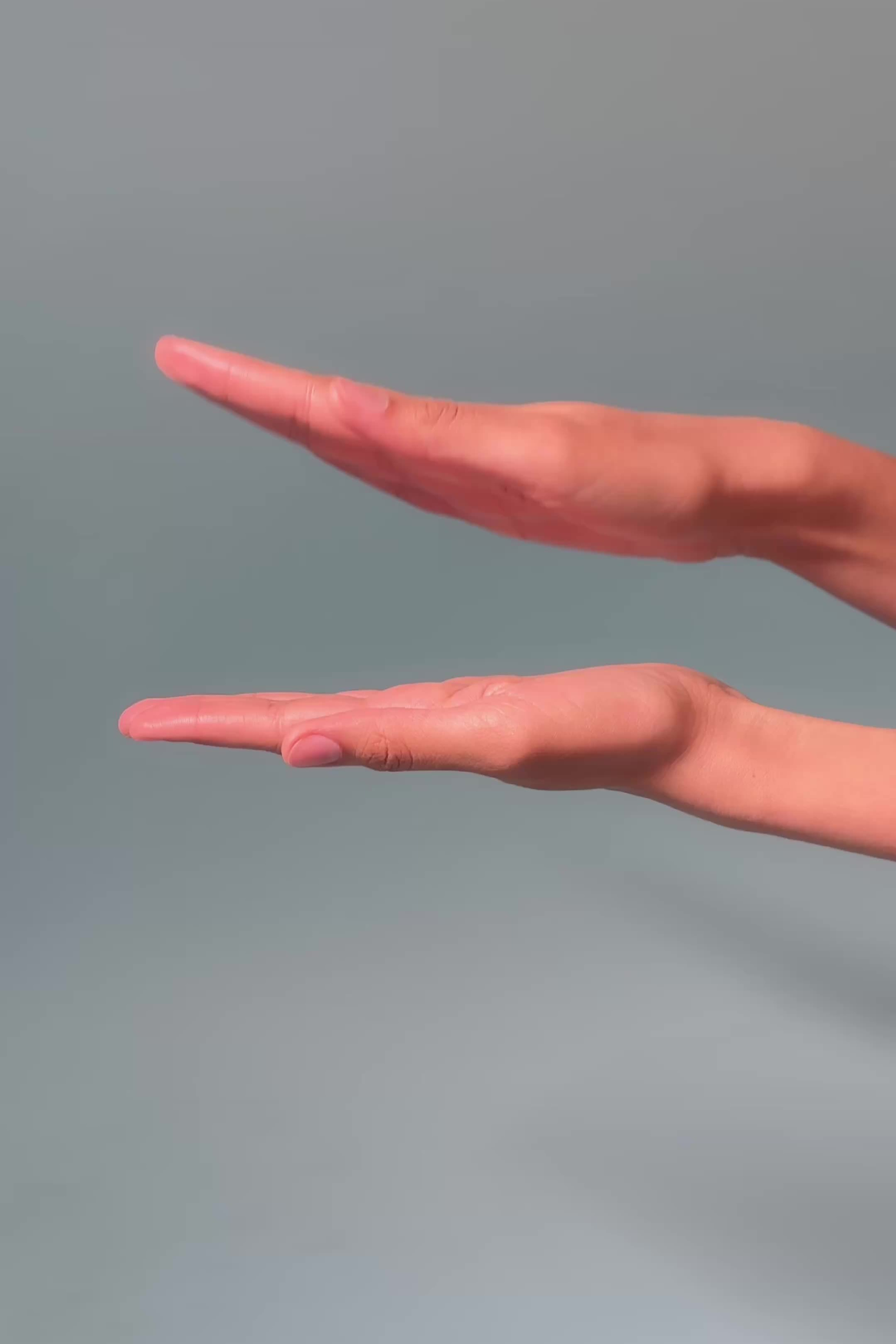 Видео (модель рук) 5000/час. Gramy-studio: фото, видео, инфографика и 3D визуализация для маркетплейсов