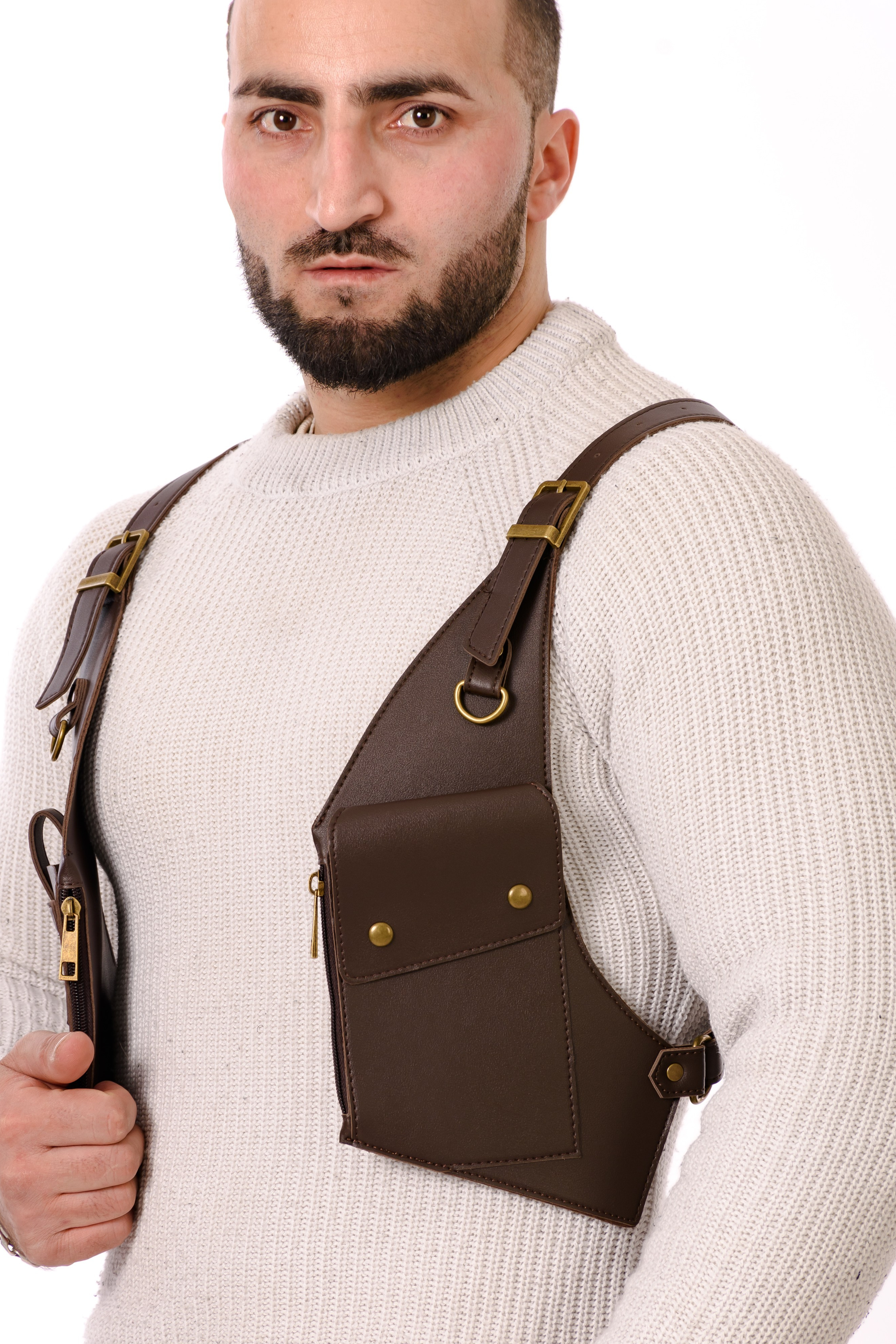 Профессиональная съемка мужской одежды и аксессуаров. Gramy-studio: фото, видео, инфографика и 3D визуализация для маркетплейсов