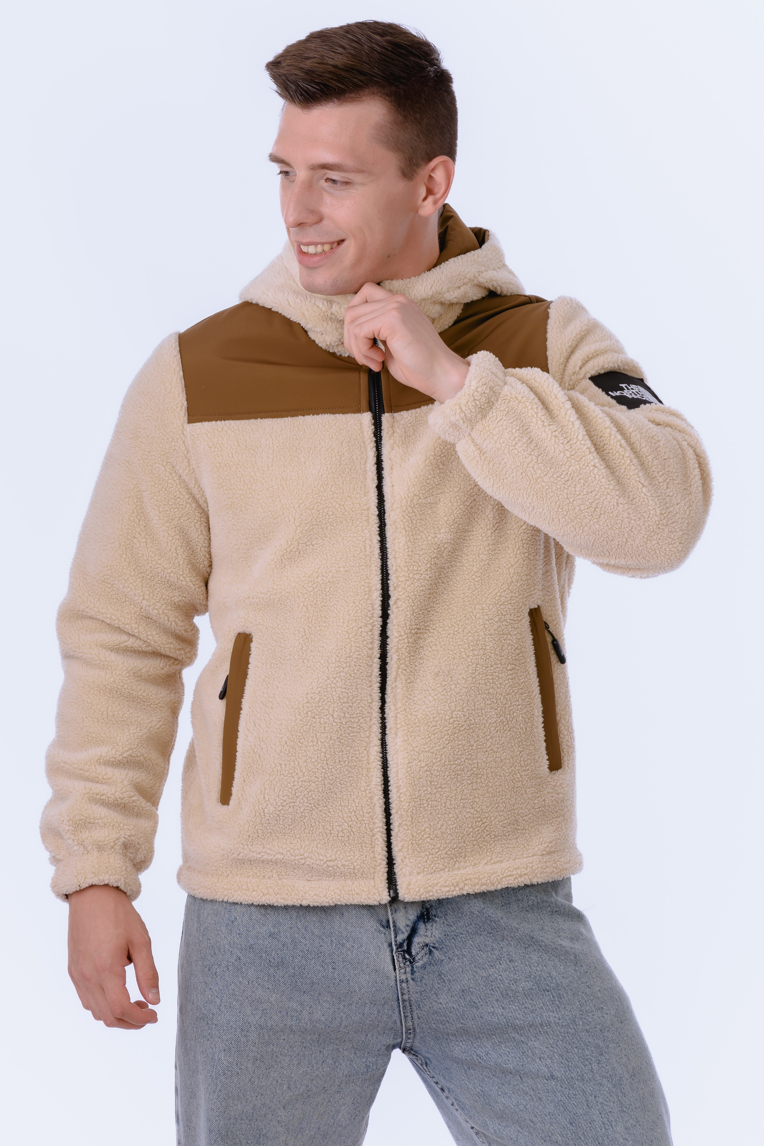 Профессиональная съемка мужской одежды и аксессуаров. Gramy-studio: фото, видео, инфографика и 3D визуализация для маркетплейсов