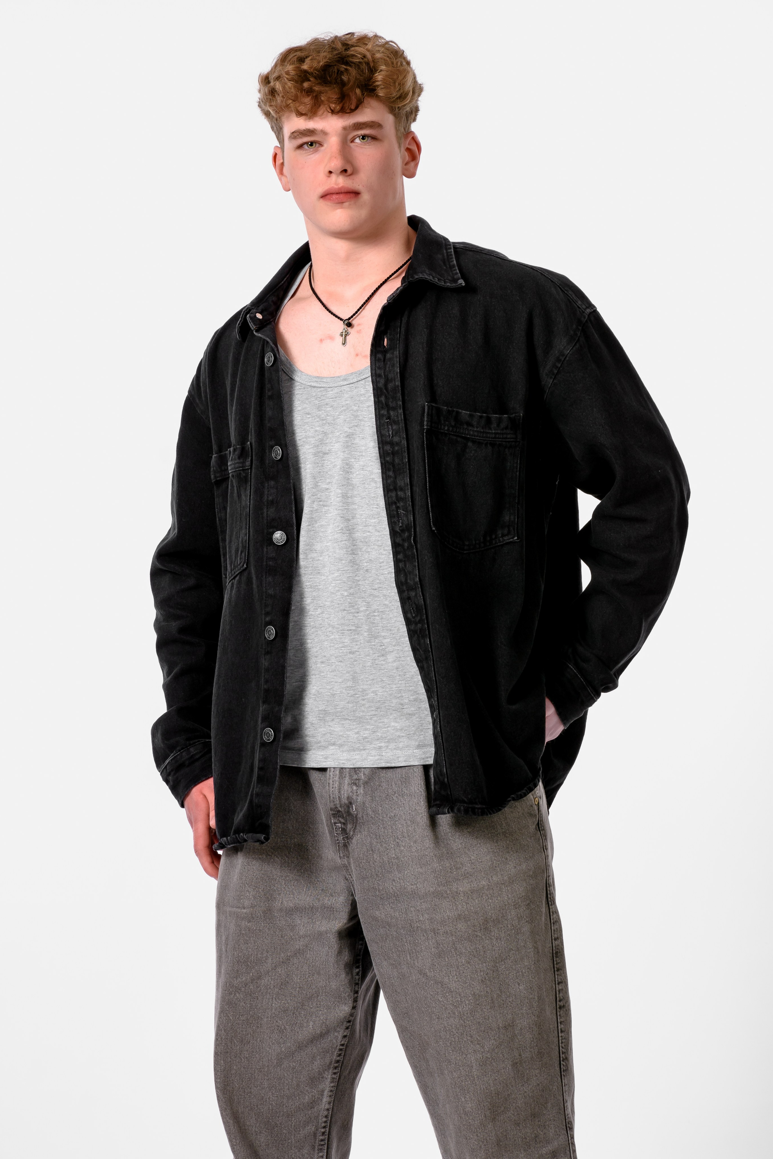 Профессиональная съемка мужской одежды и аксессуаров. Gramy-studio: фото, видео, инфографика и 3D визуализация для маркетплейсов