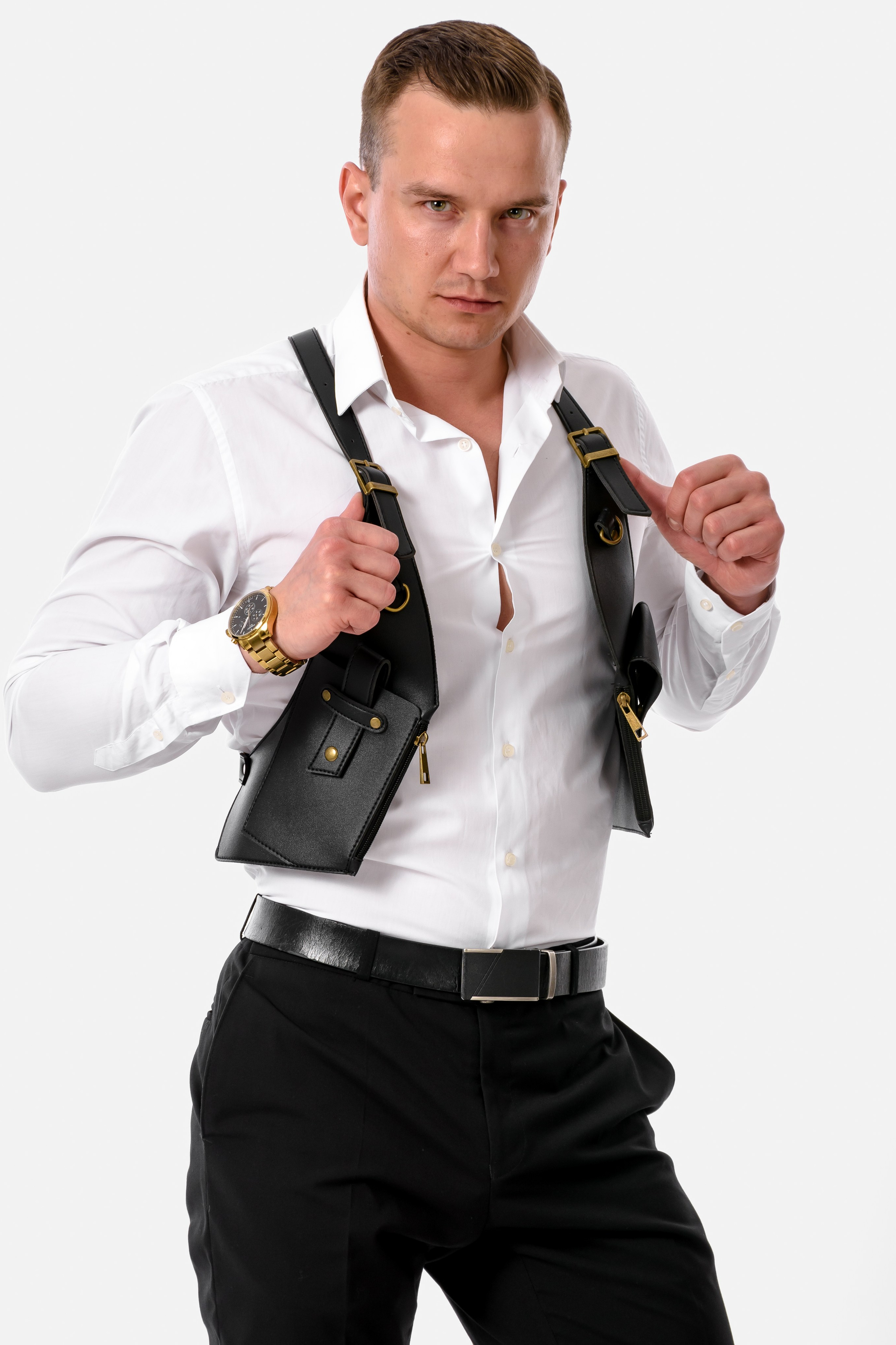 Профессиональная съемка мужской одежды и аксессуаров. Gramy-studio: фото, видео, инфографика и 3D визуализация для маркетплейсов