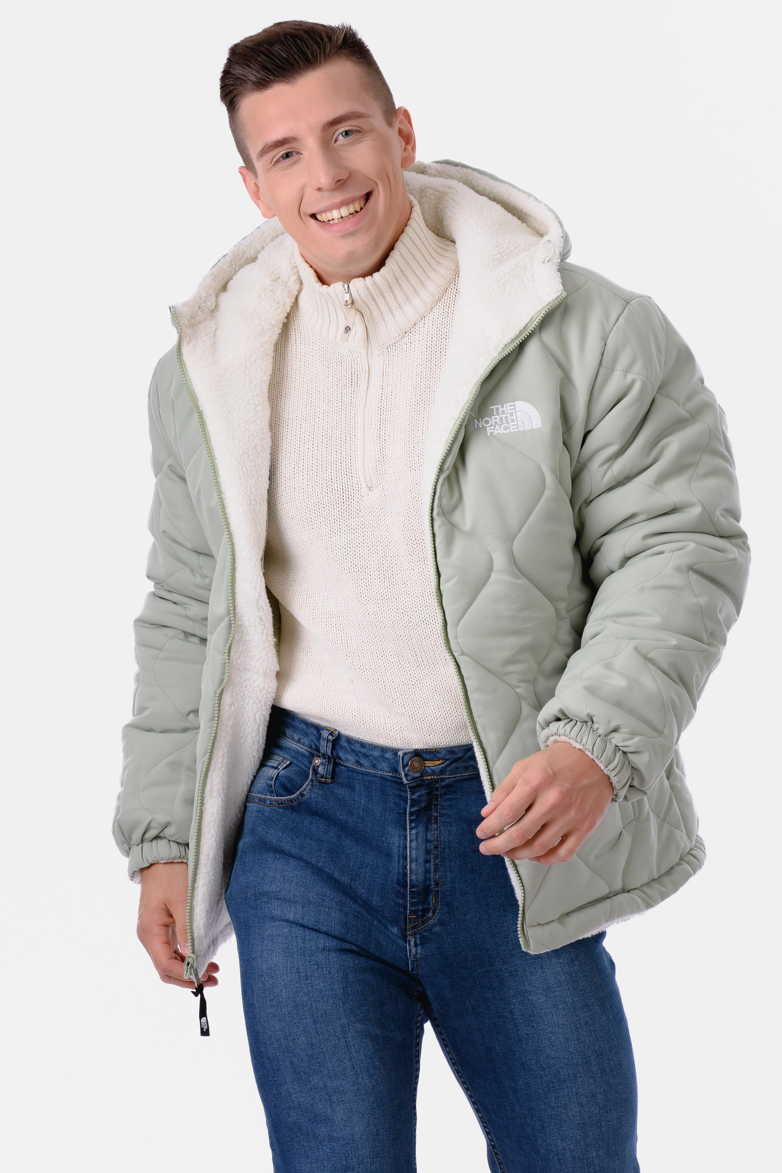 Профессиональная съемка мужской одежды и аксессуаров. Gramy-studio: фото, видео, инфографика и 3D визуализация для маркетплейсов