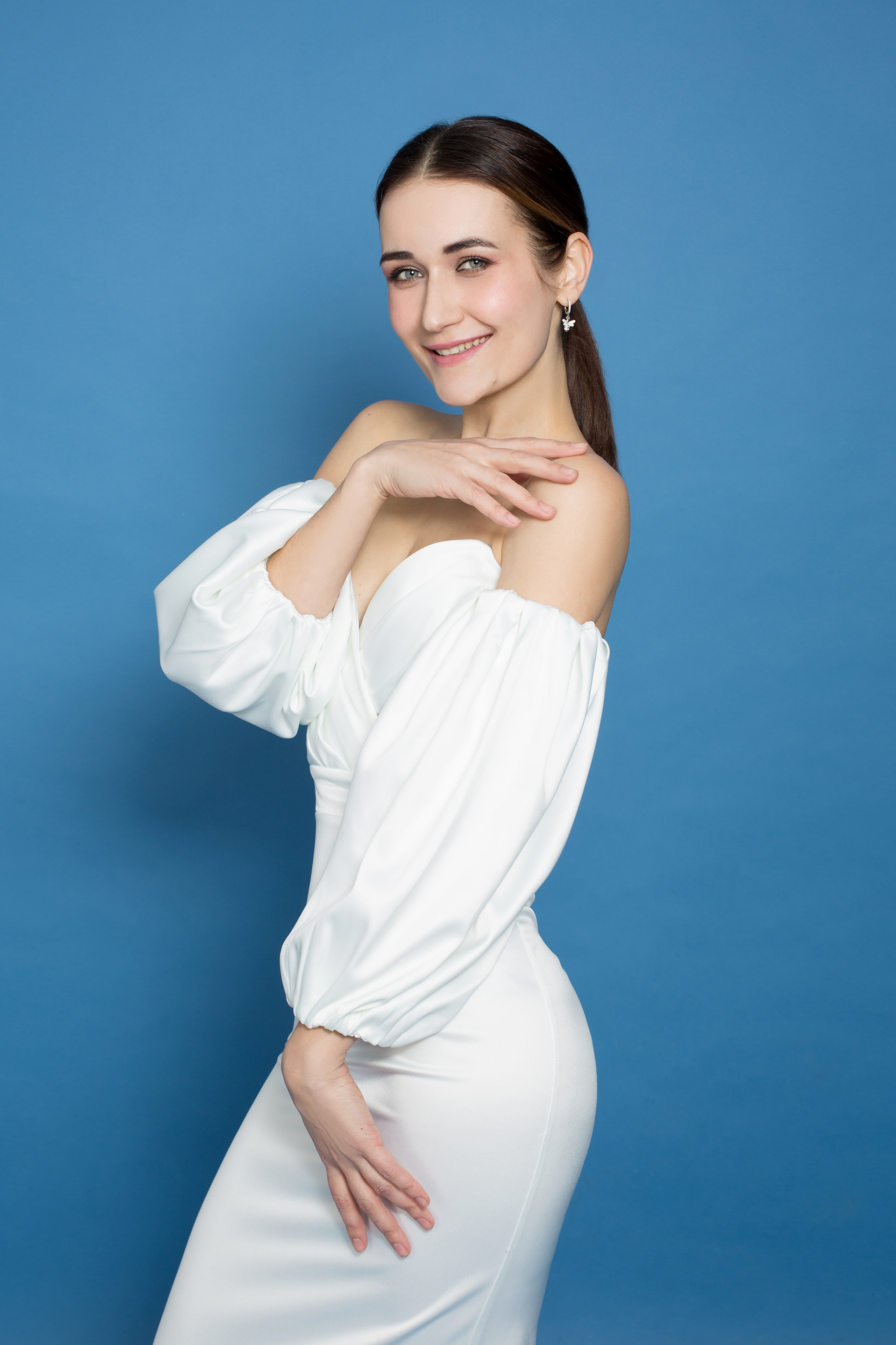 Студийный женский портрет