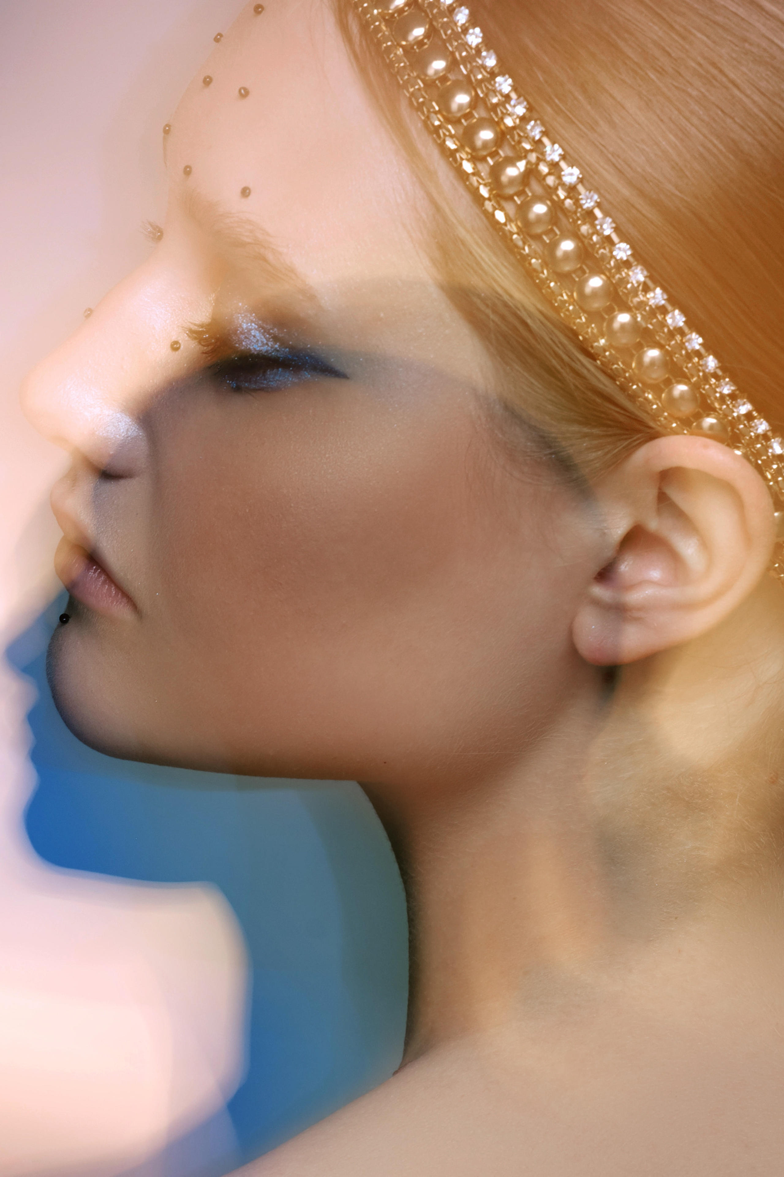 Съемка украшений в эстетике Маргуш