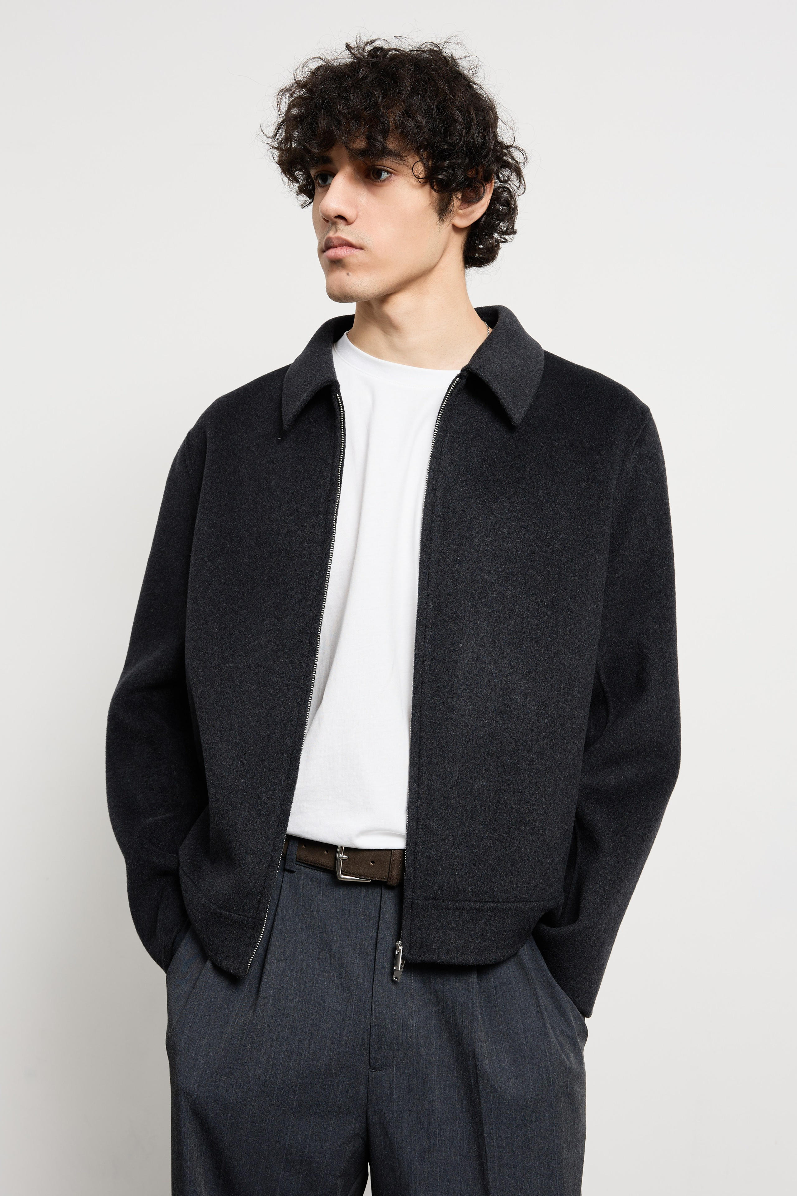 Оптовые продажи верхней одежды. Женские пальто из шерсти — заказать