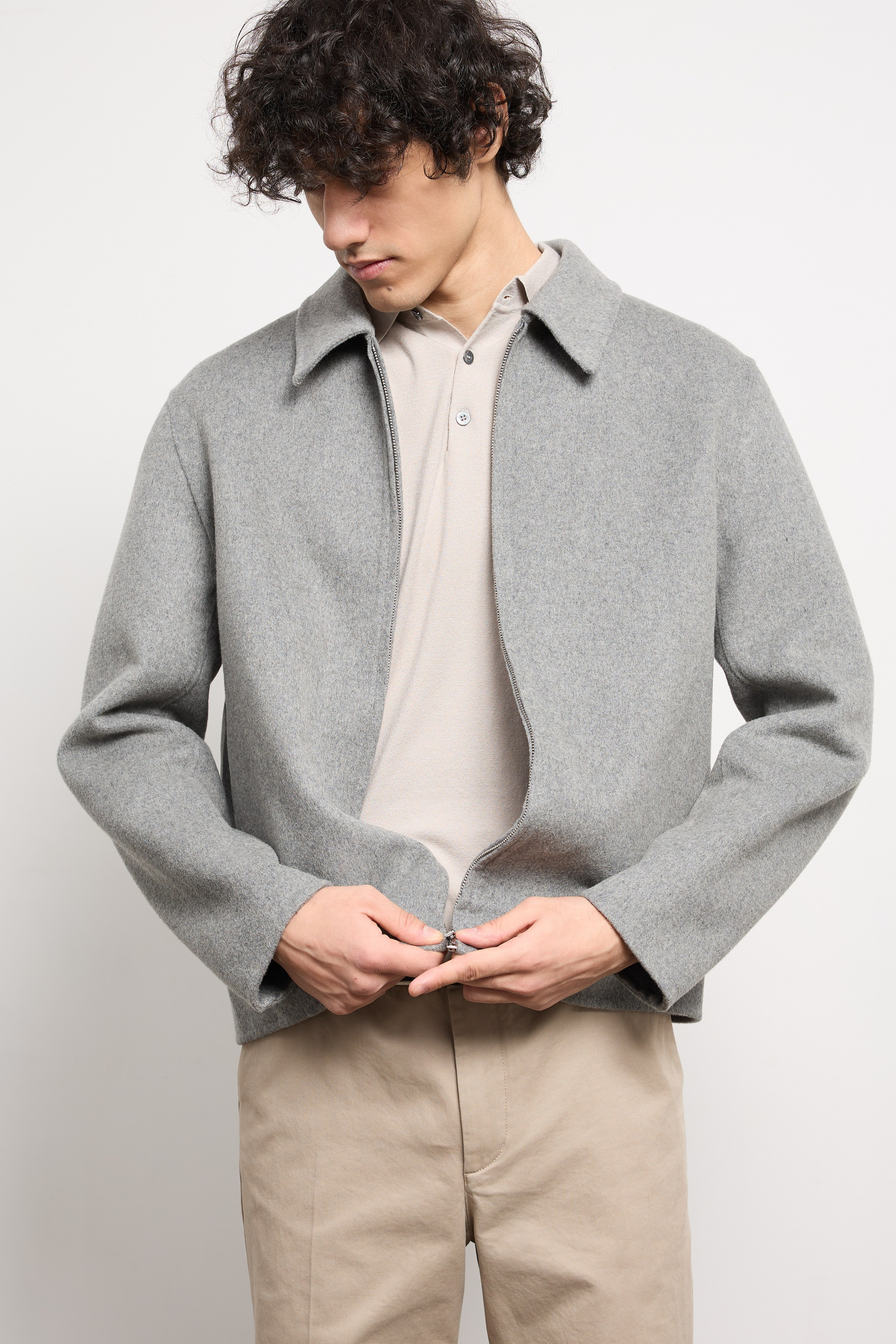 Оптовые продажи верхней одежды. Женские пальто из шерсти — заказать