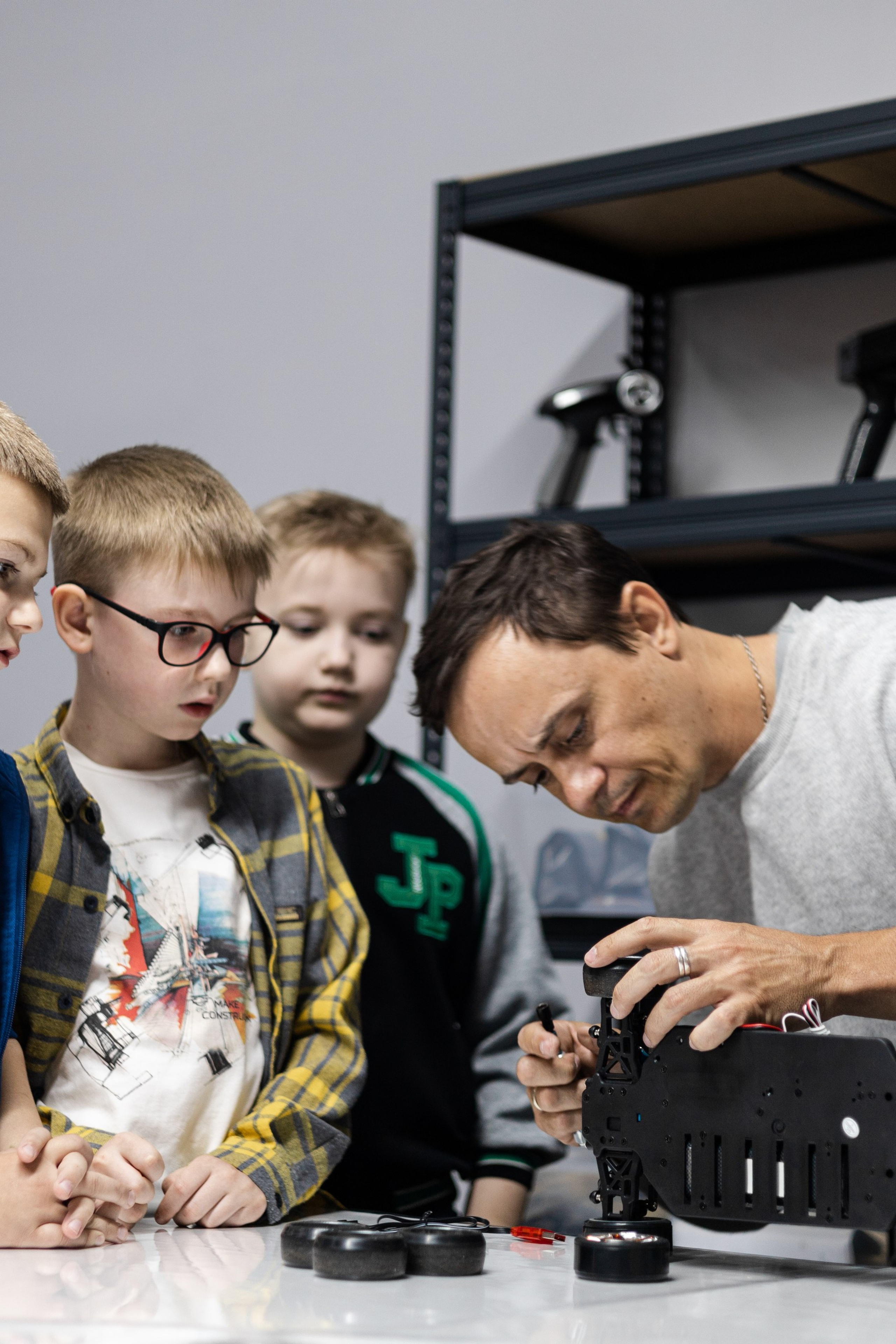 Открытие «Model Drive» | Детская техническая секция