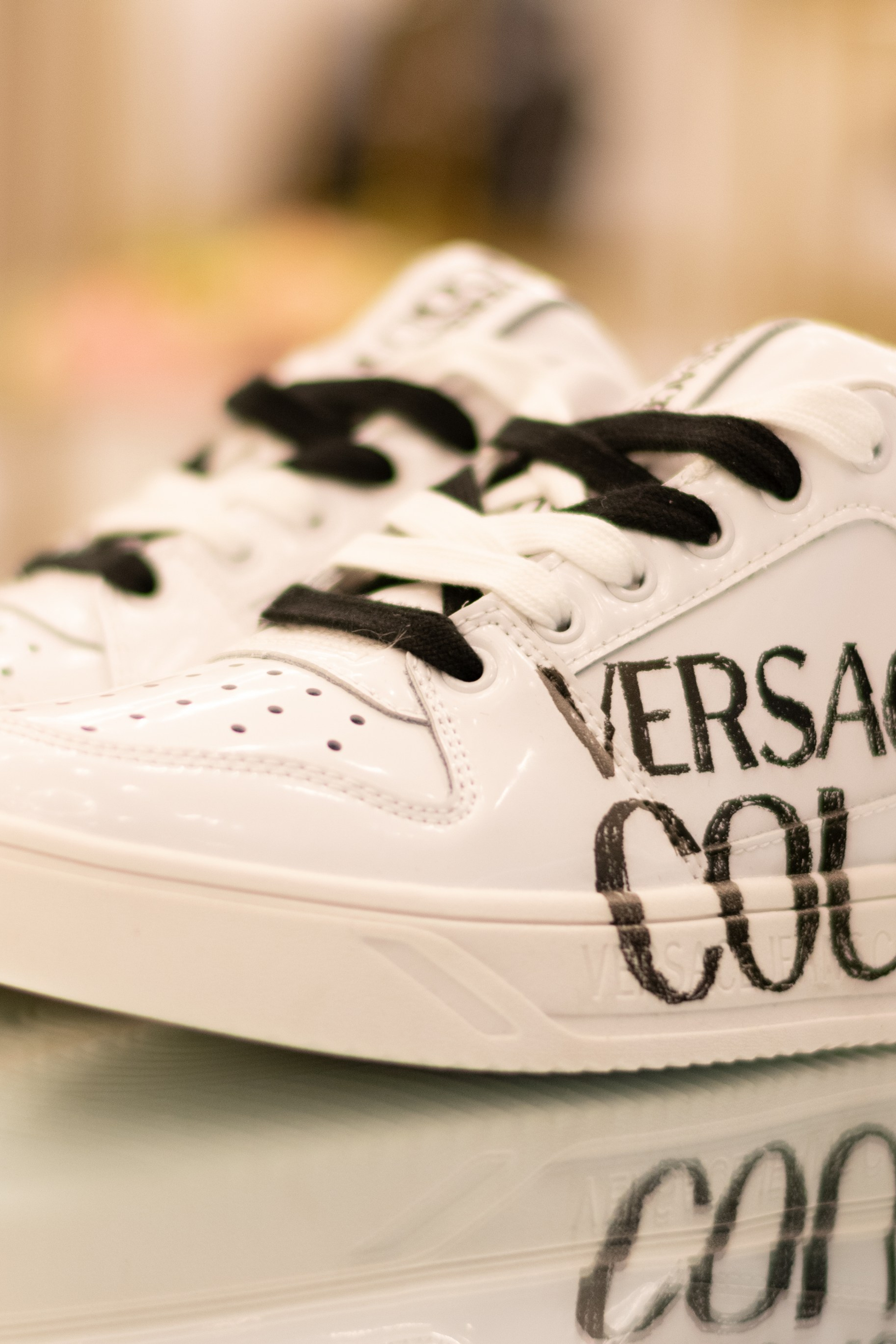 Для организаций. Предметная фотосессия для обувного магазина Capsula