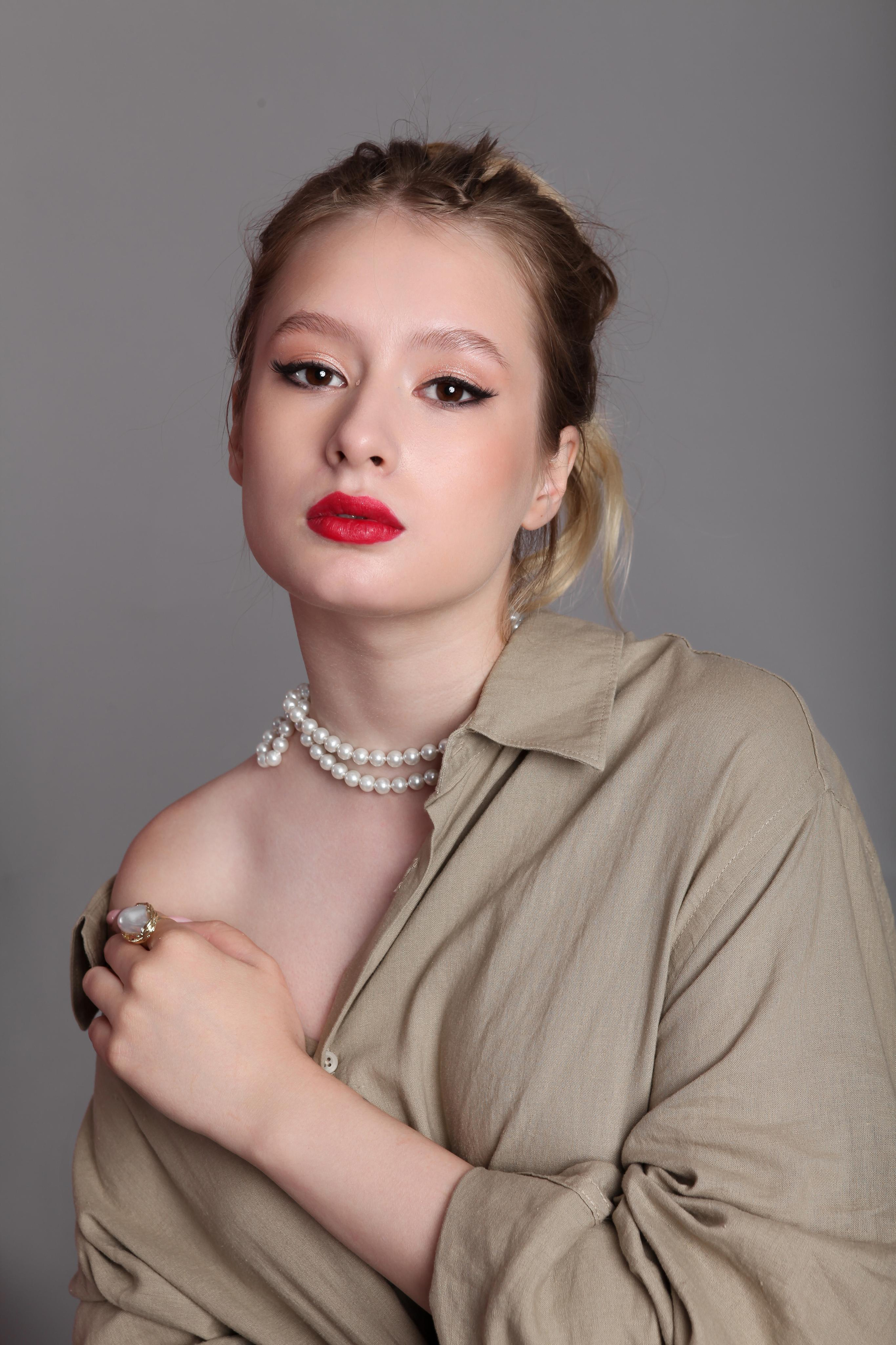 Модель для предметной съемки Надежда Б Новосибирск| Sale Easy