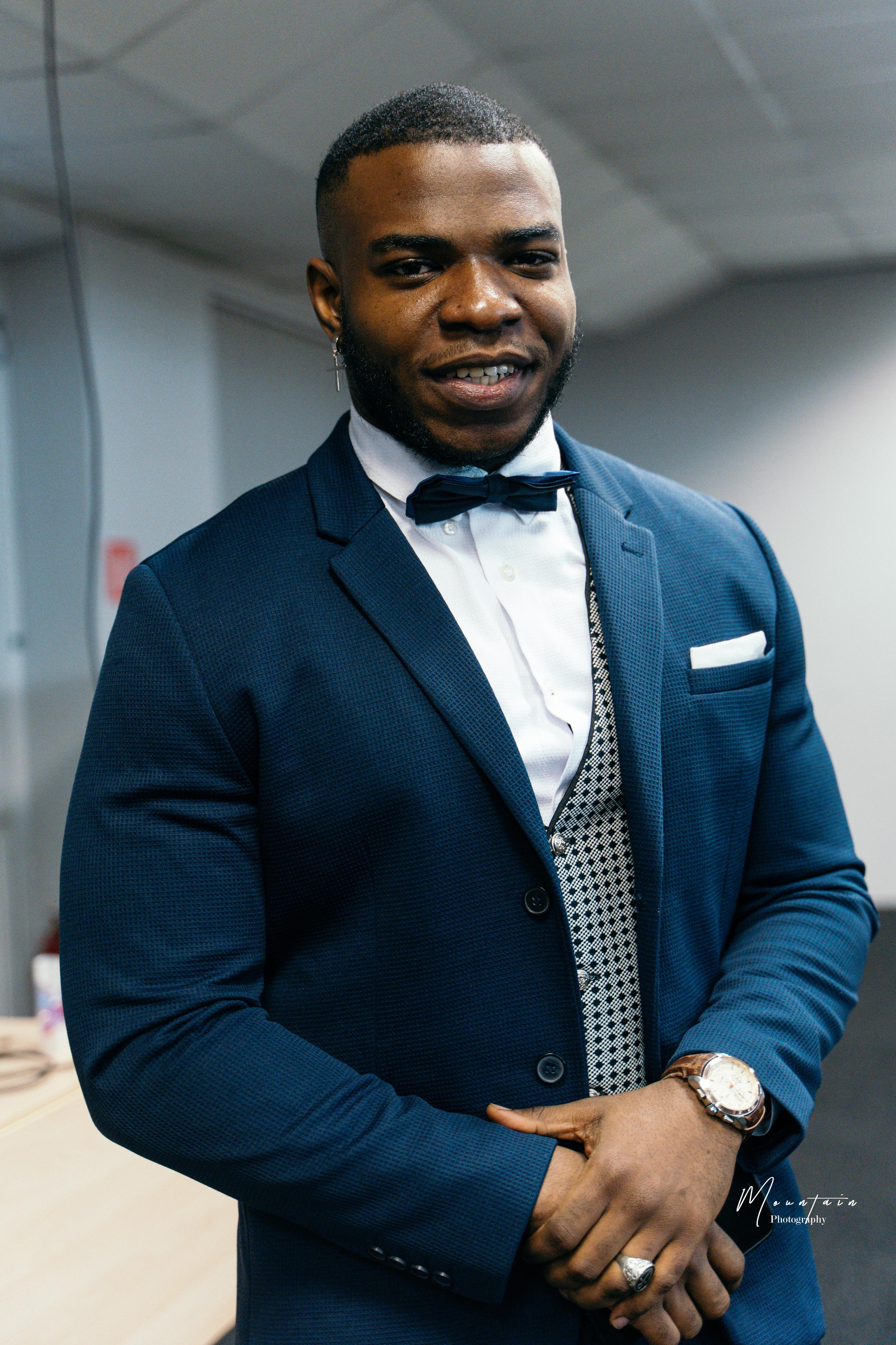 Модель для предметной съемки Нджебайи Ален Даниэль Москва | Sale Easy